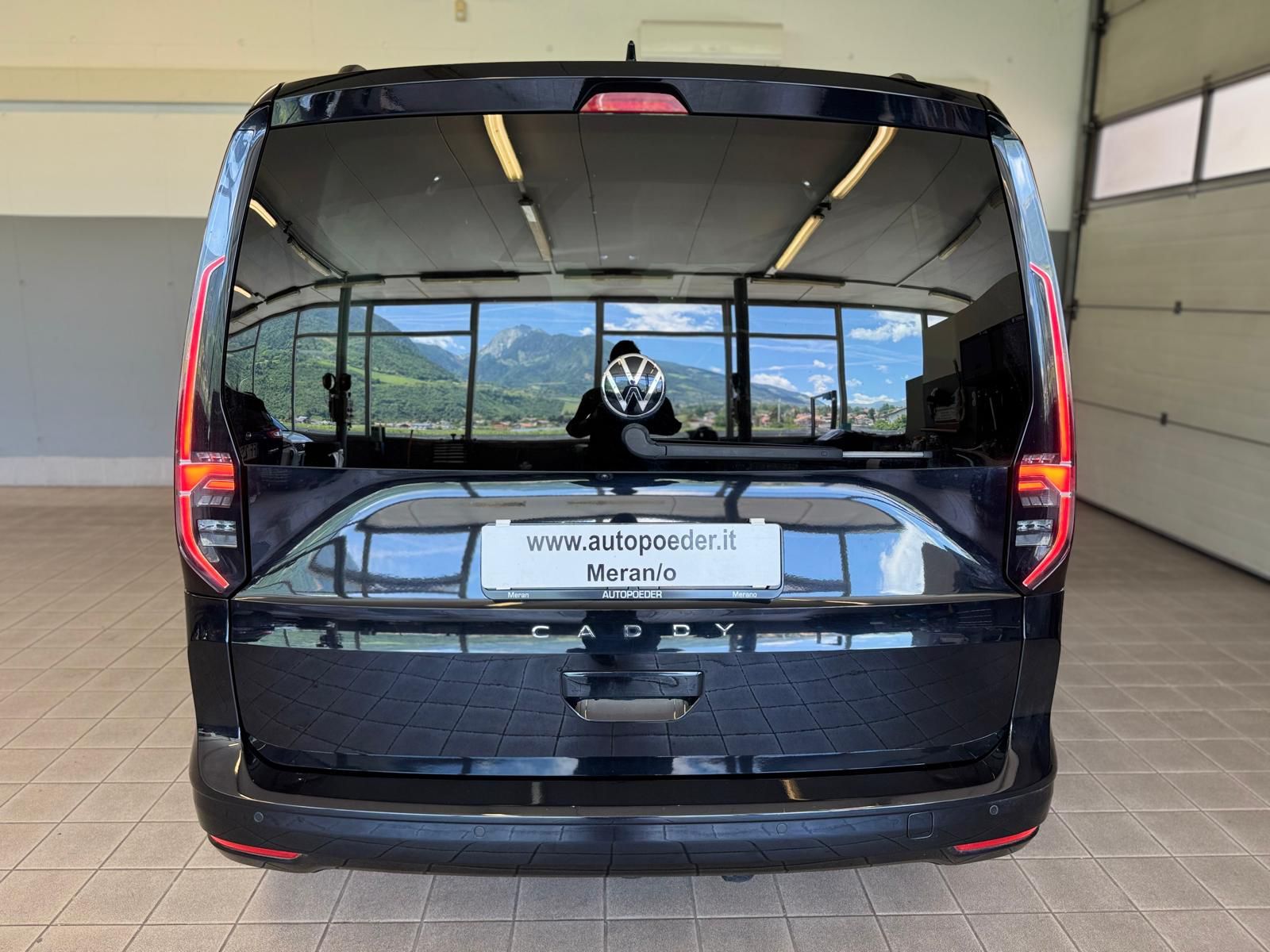 VW Caddy 2.0 DSG schwarz (6)