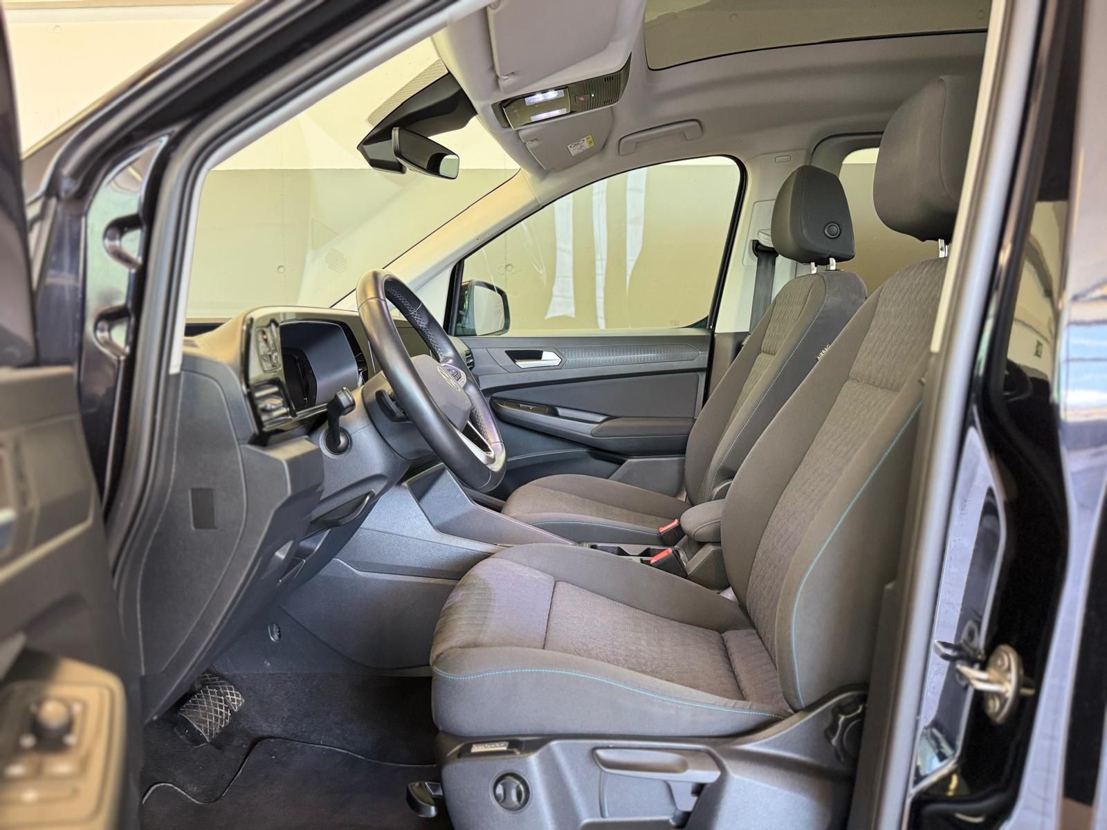 VW Caddy 2.0 DSG schwarz (9)