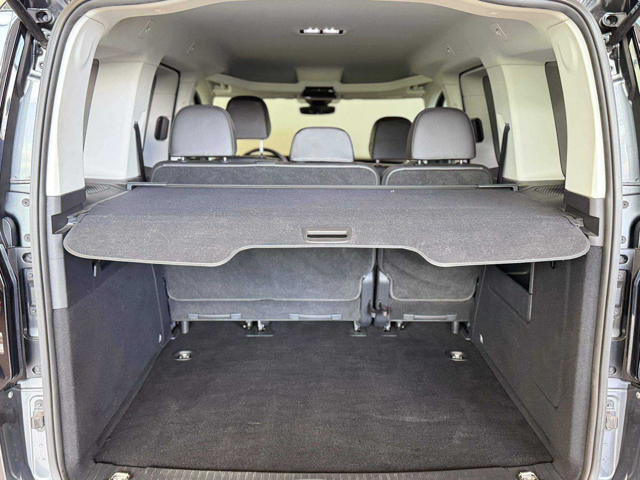 VW Caddy antrazit 2.0tdi 83733km (17)