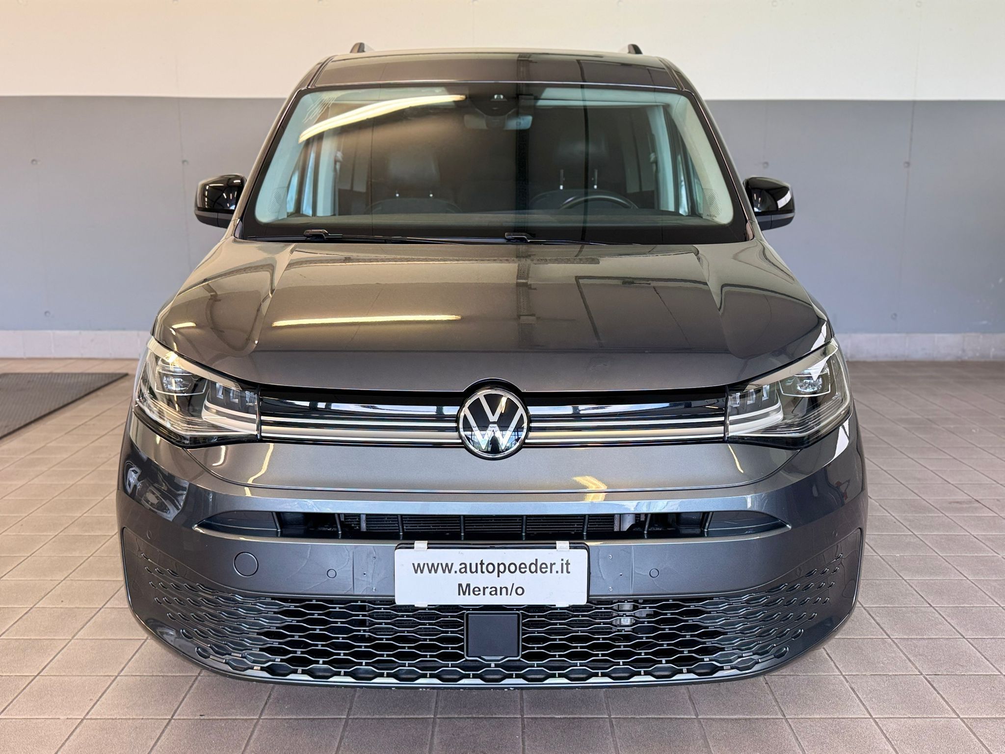 VW Caddy antrazit 2.0tdi 83733km (5)