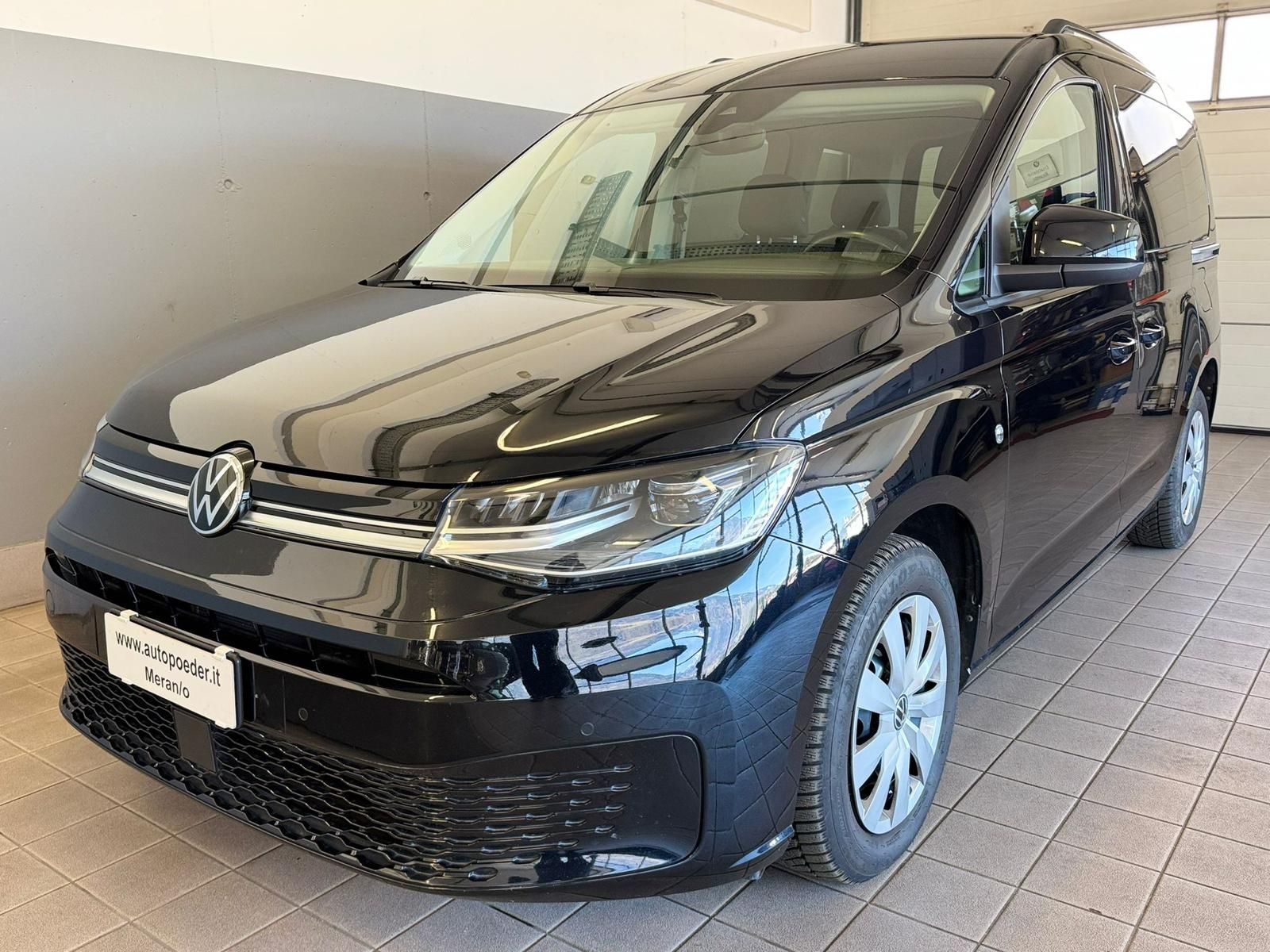 VW Caddy Neu Schwarz (1)