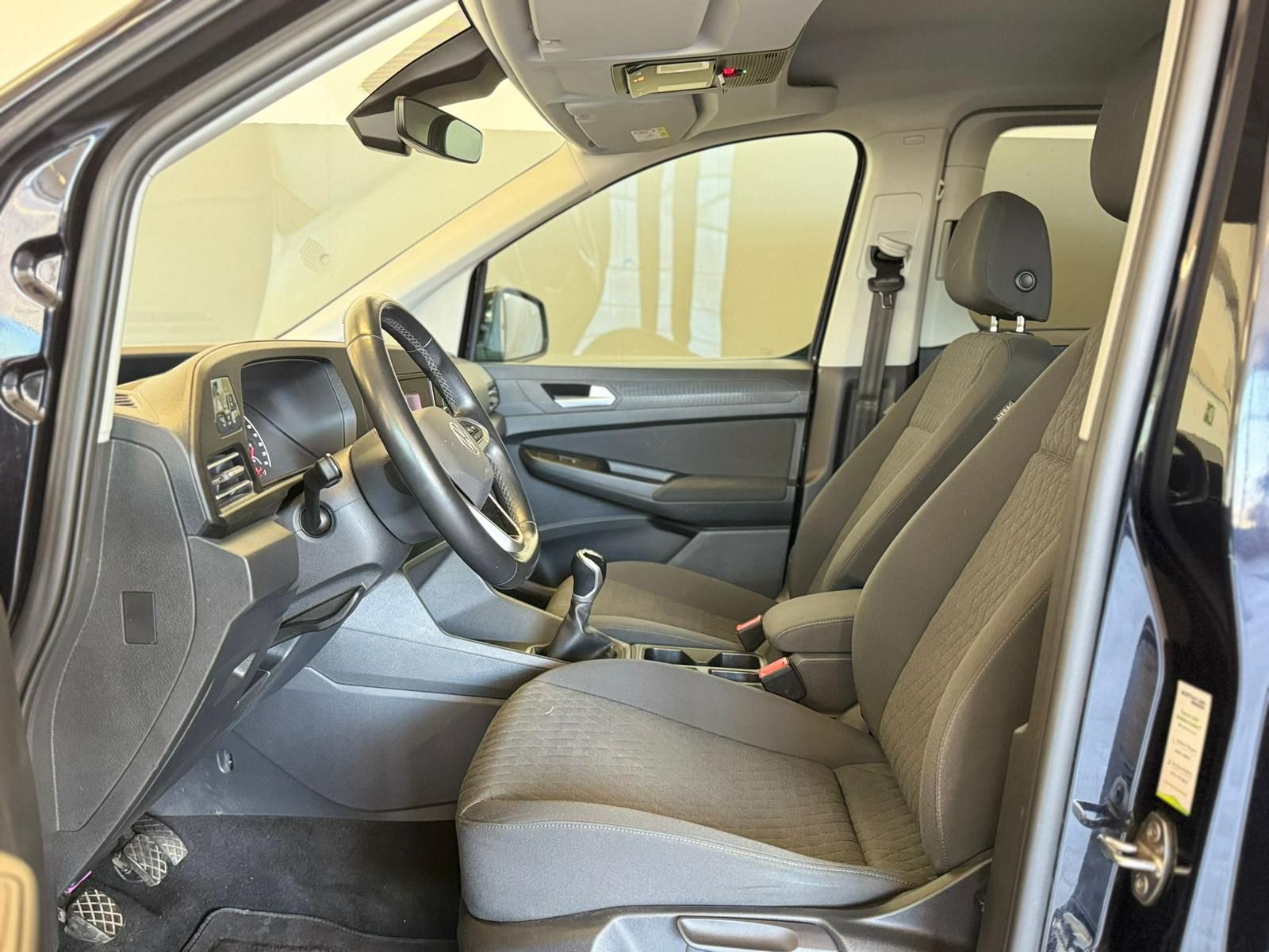 VW Caddy Neu Schwarz (10)