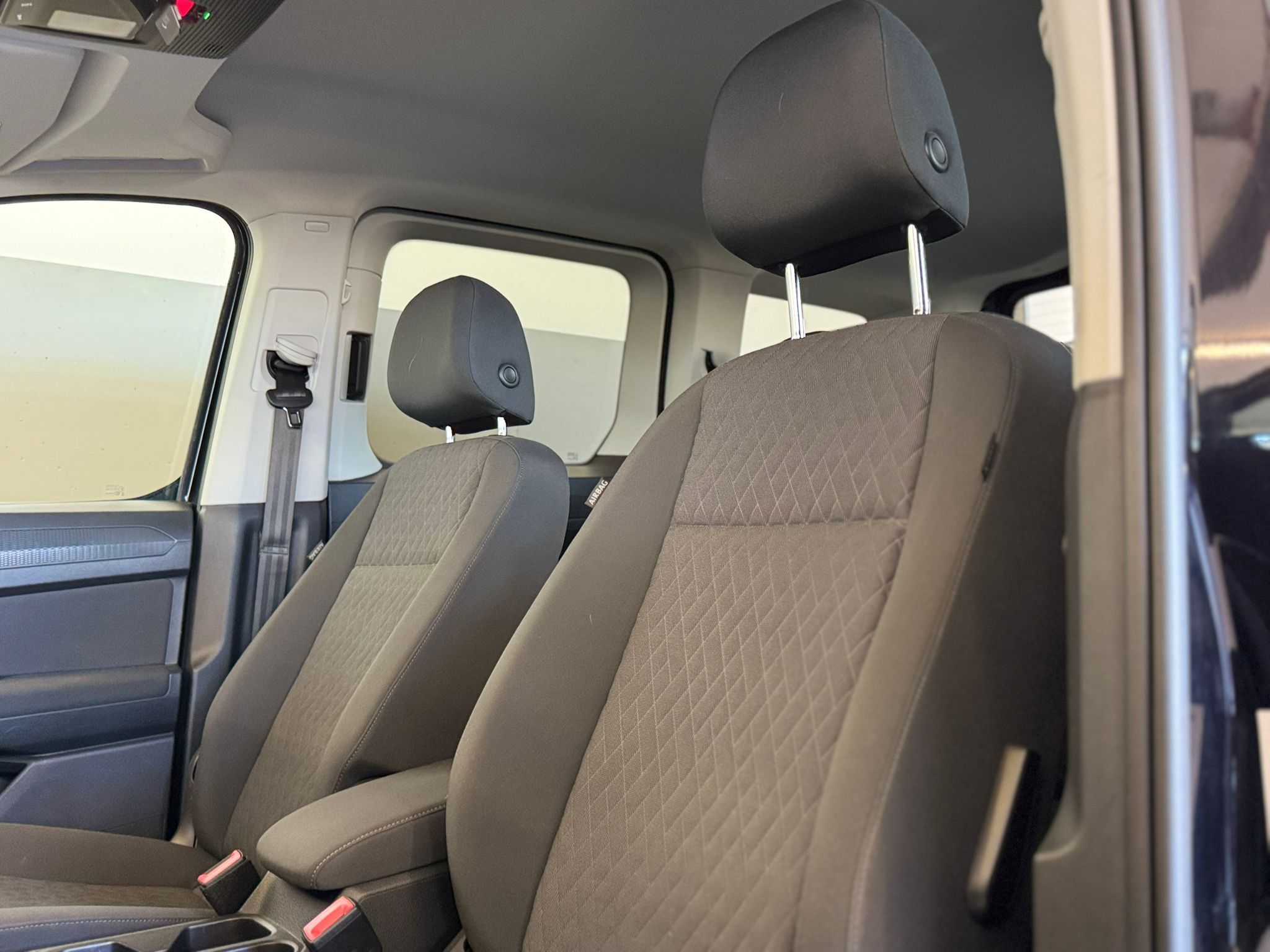 VW Caddy Neu Schwarz (11)