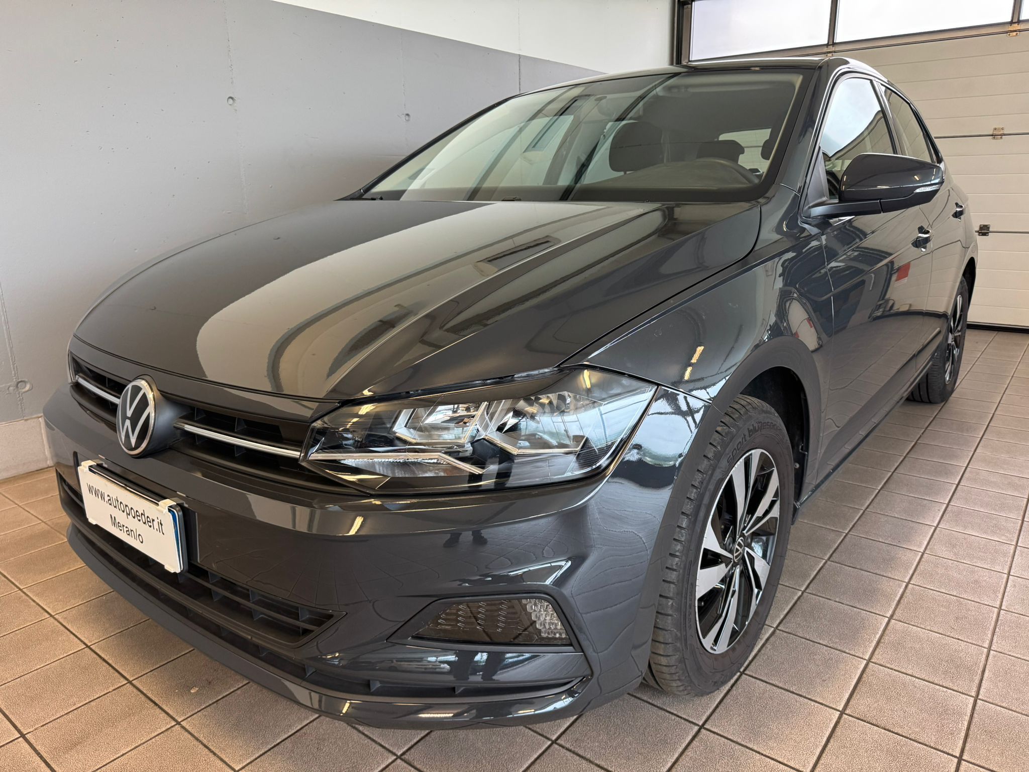 VW Polo 1.0 Grau (1)