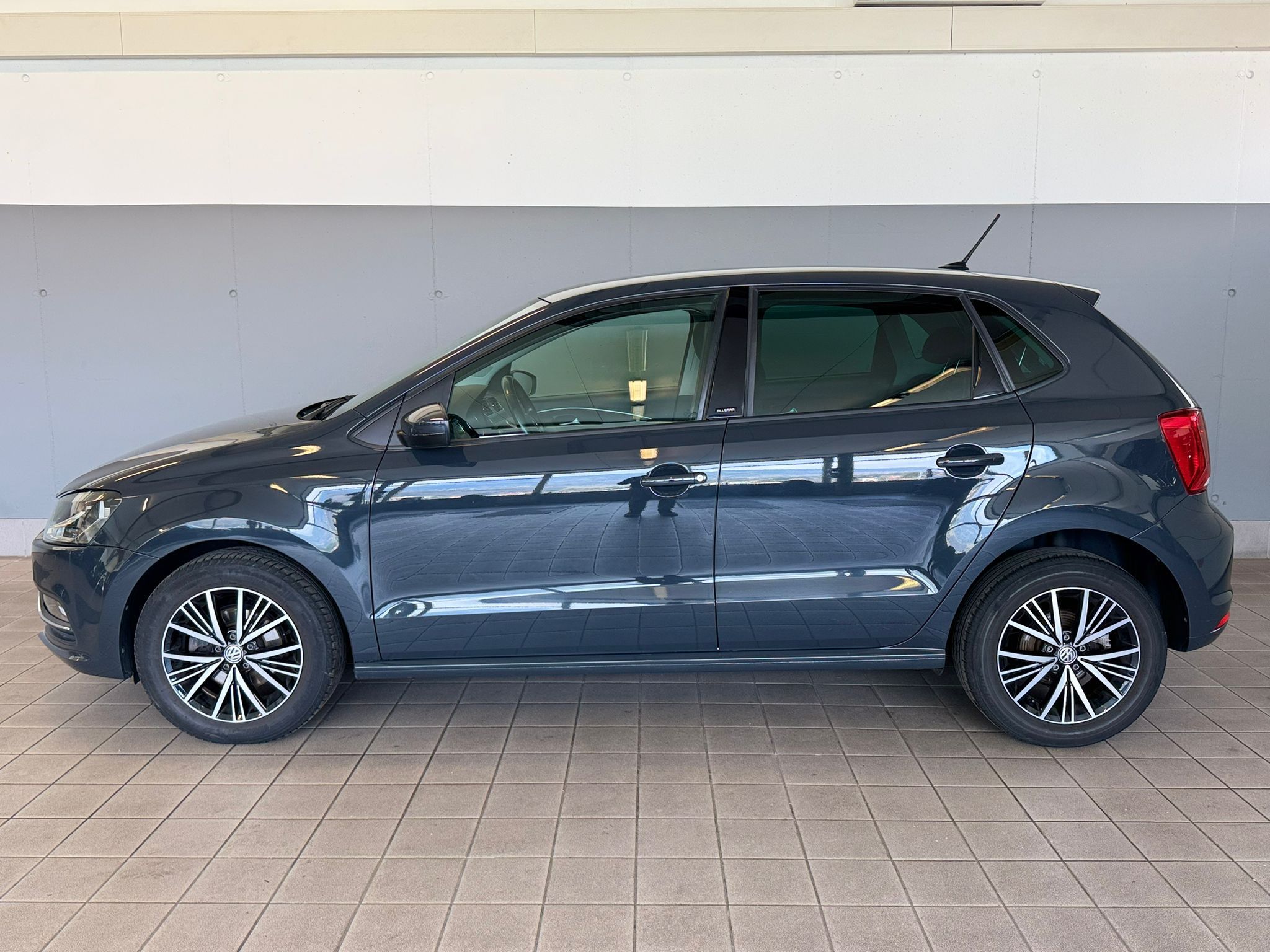 VW Polo 1.4TDI Grau (8)