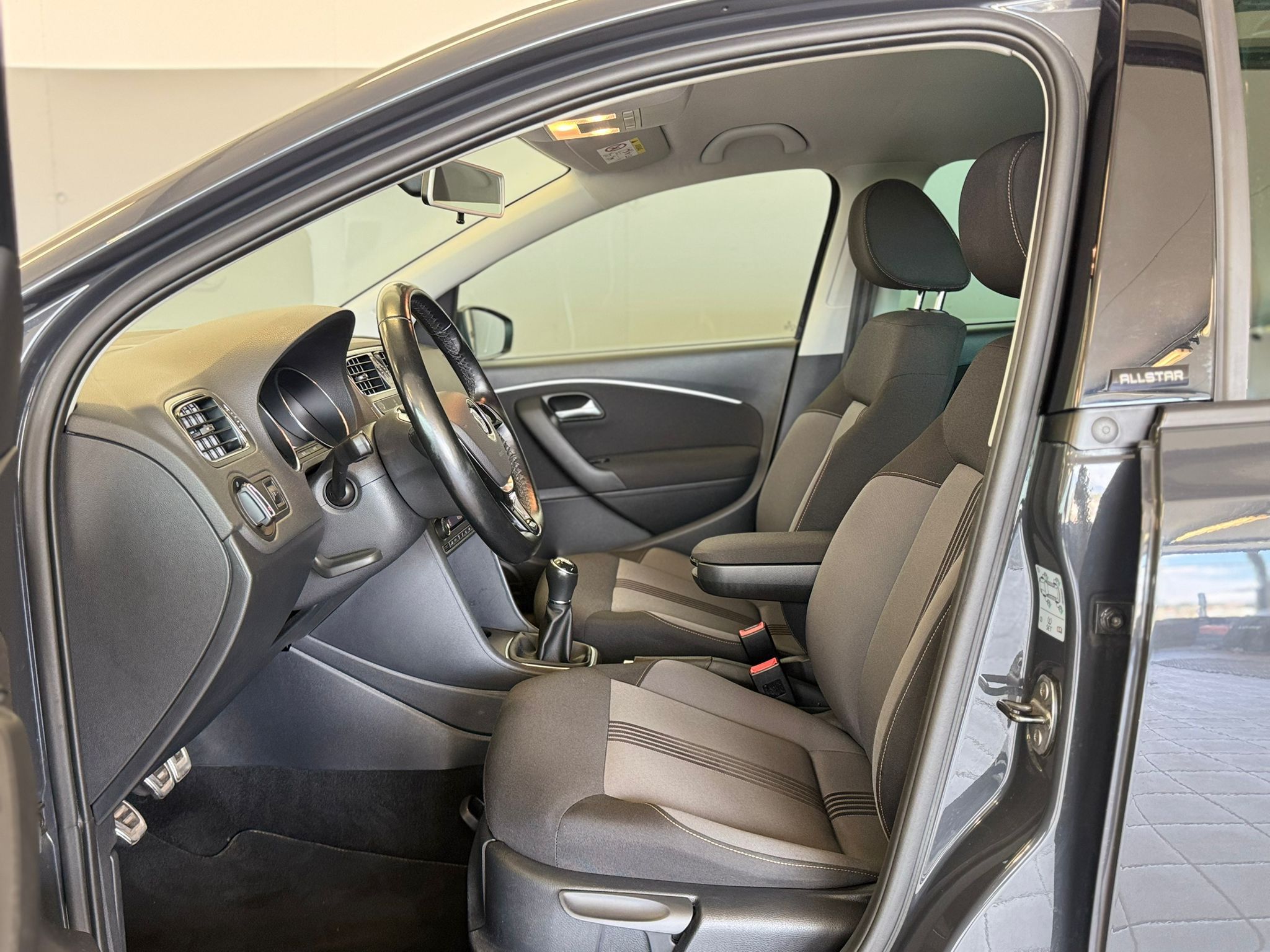 VW Polo 1.4TDI Grau (9)