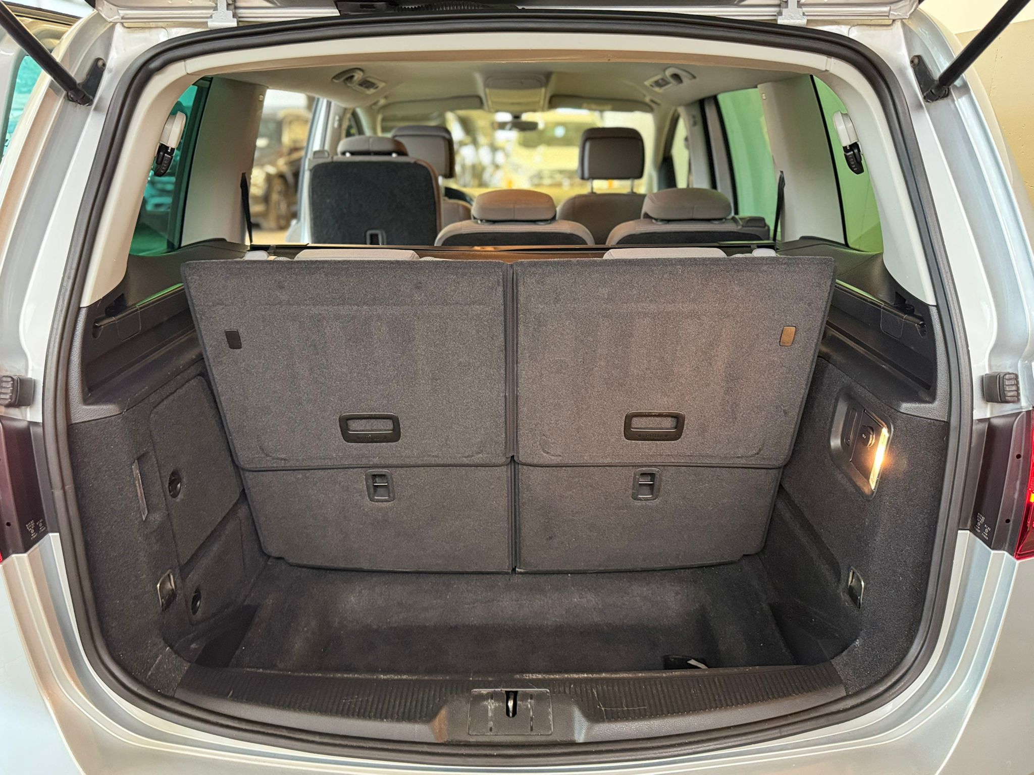 VW Sharan 2.0 TDI Silver 17