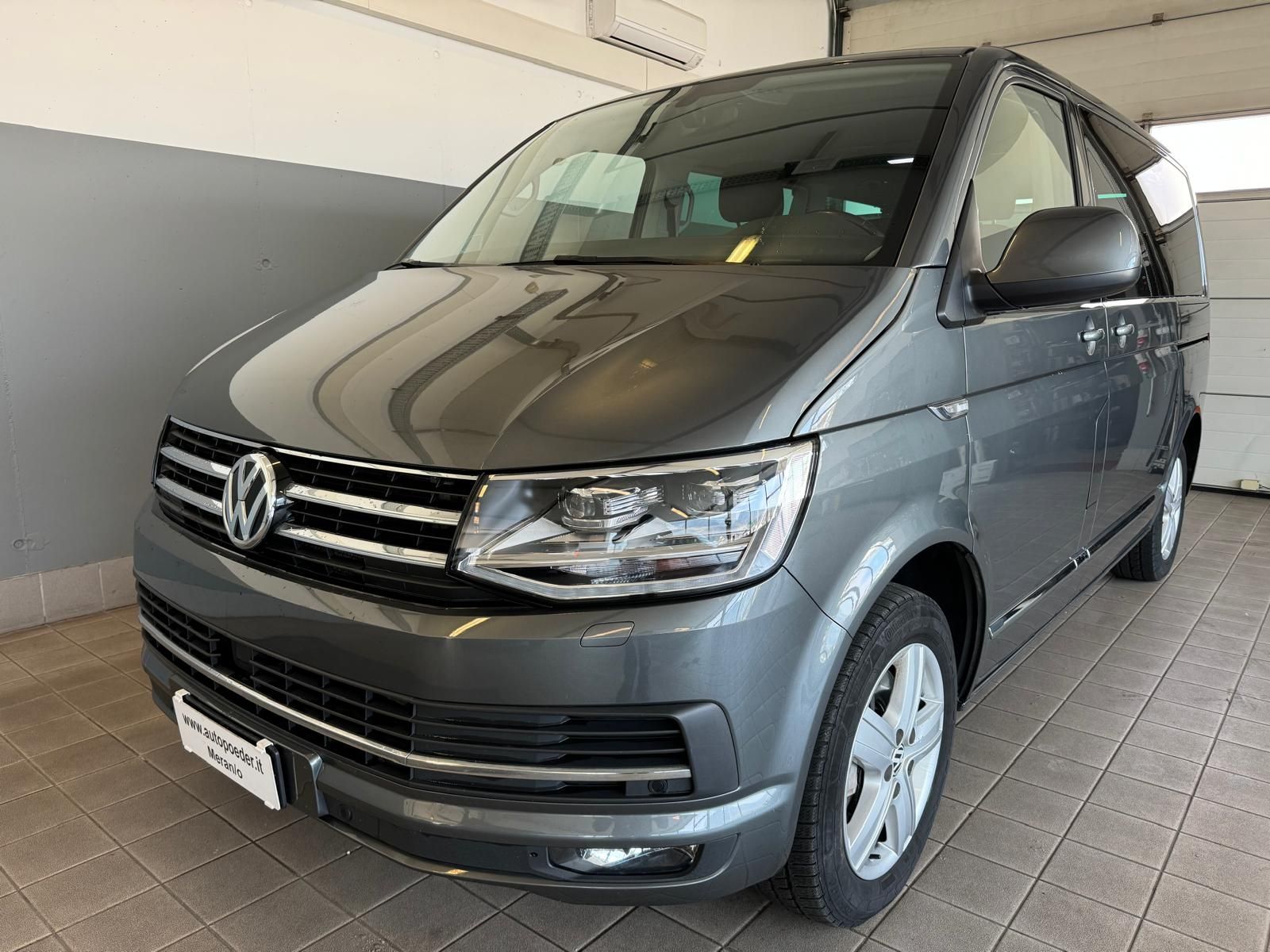VW t6 Multivan 2.0TDI grau (1)