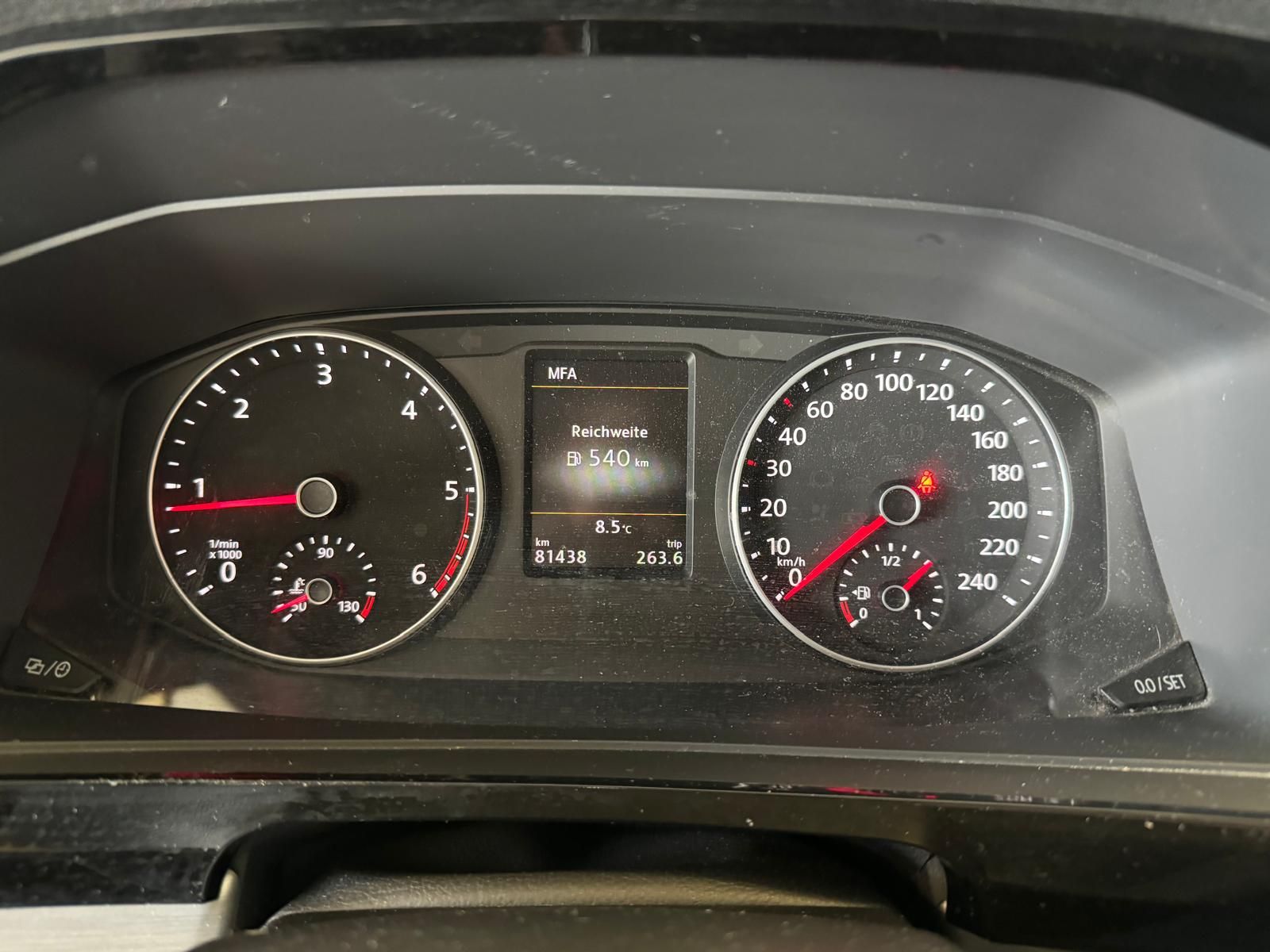 VW t6 Multivan 2.0TDI grau (12)