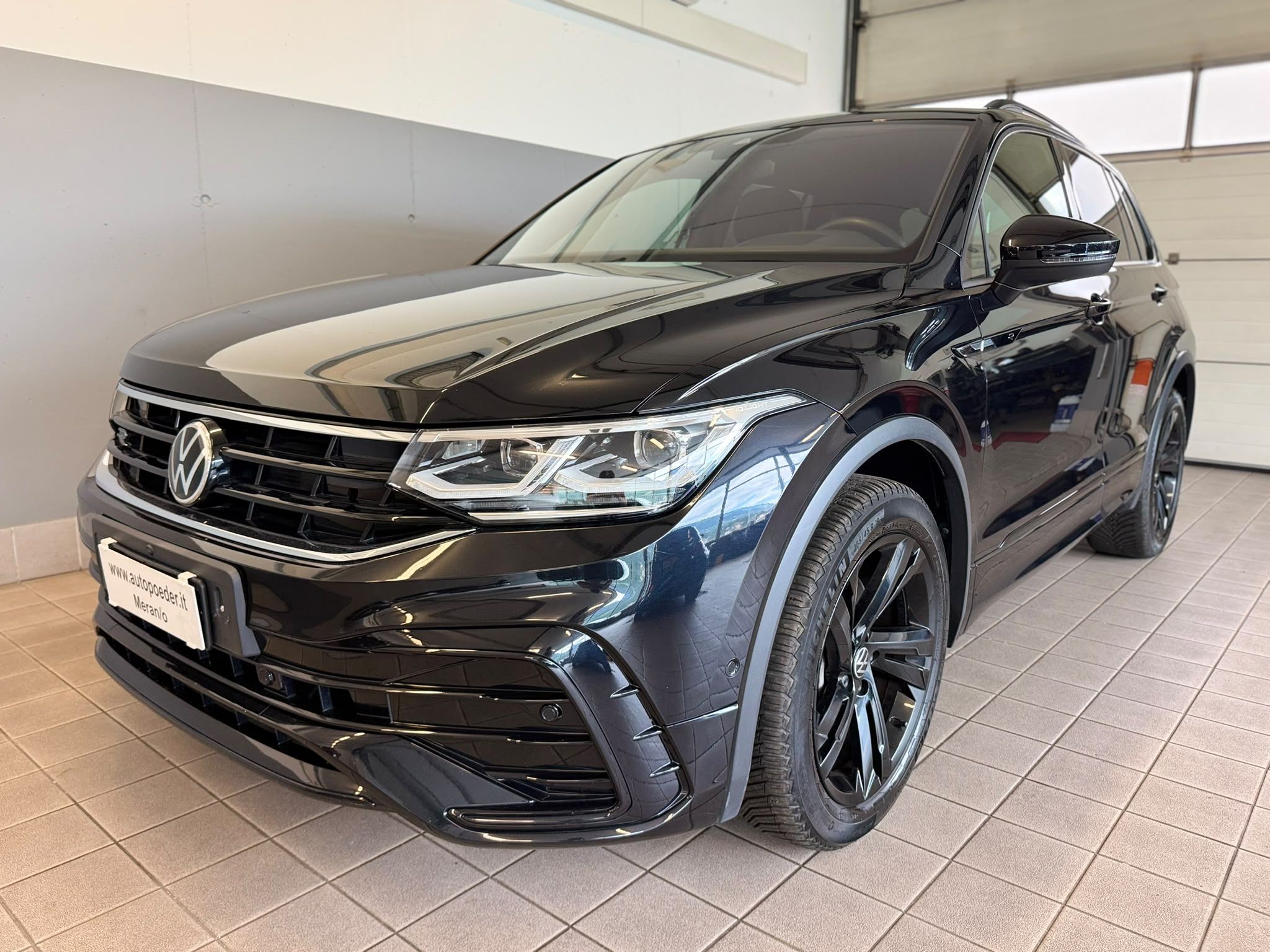 VW Tiguan R Line (1)