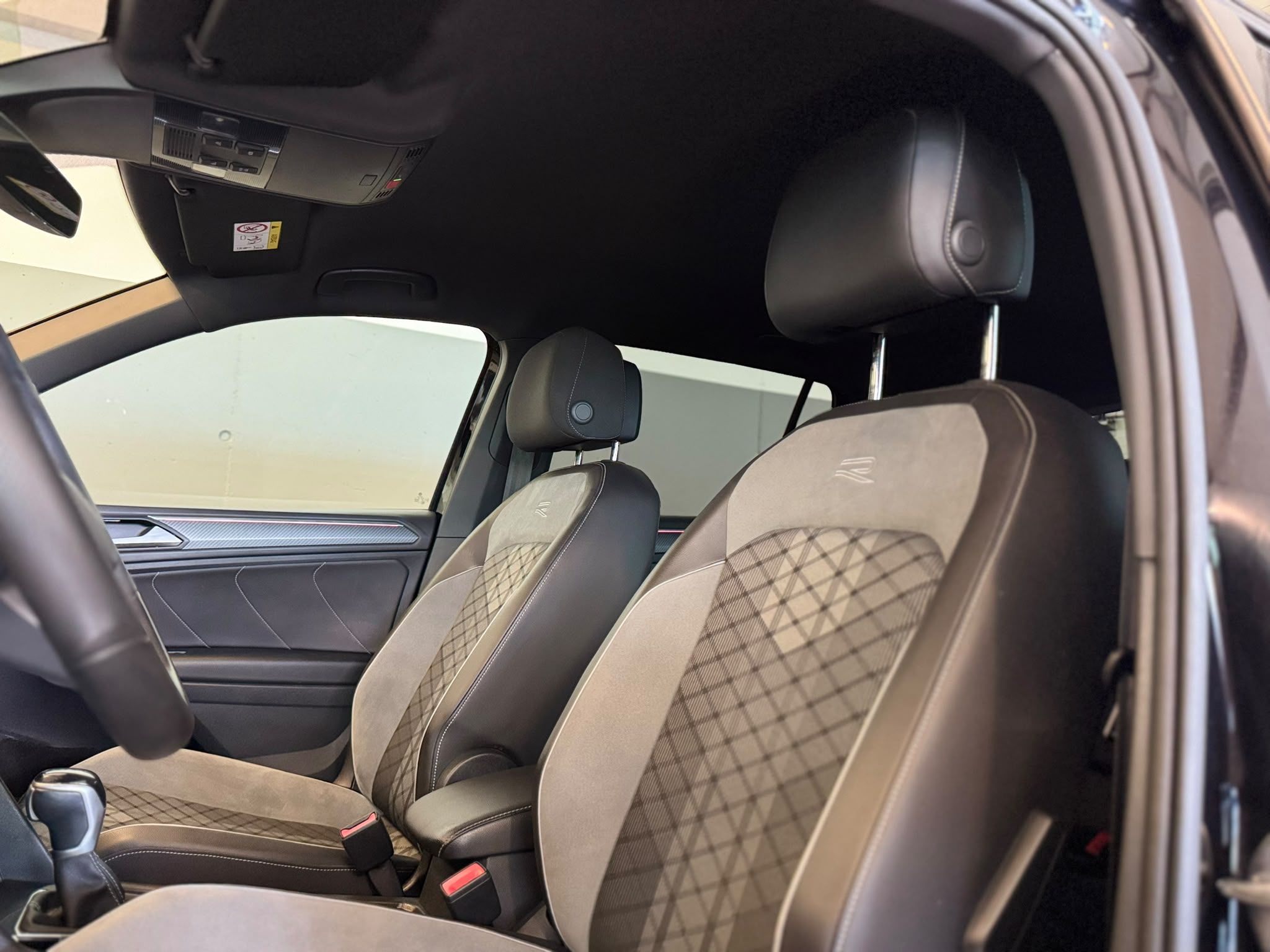VW Tiguan R Line (10)