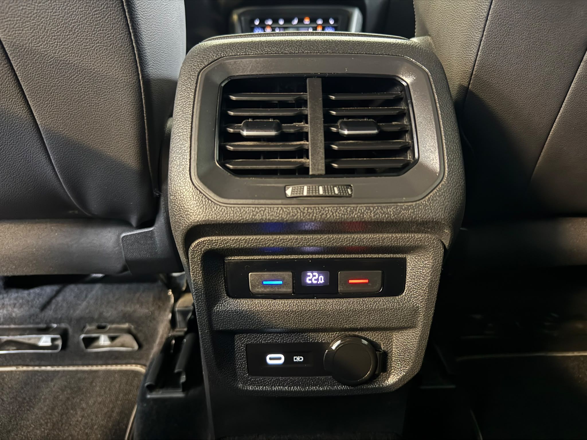 VW Tiguan R Line (16)