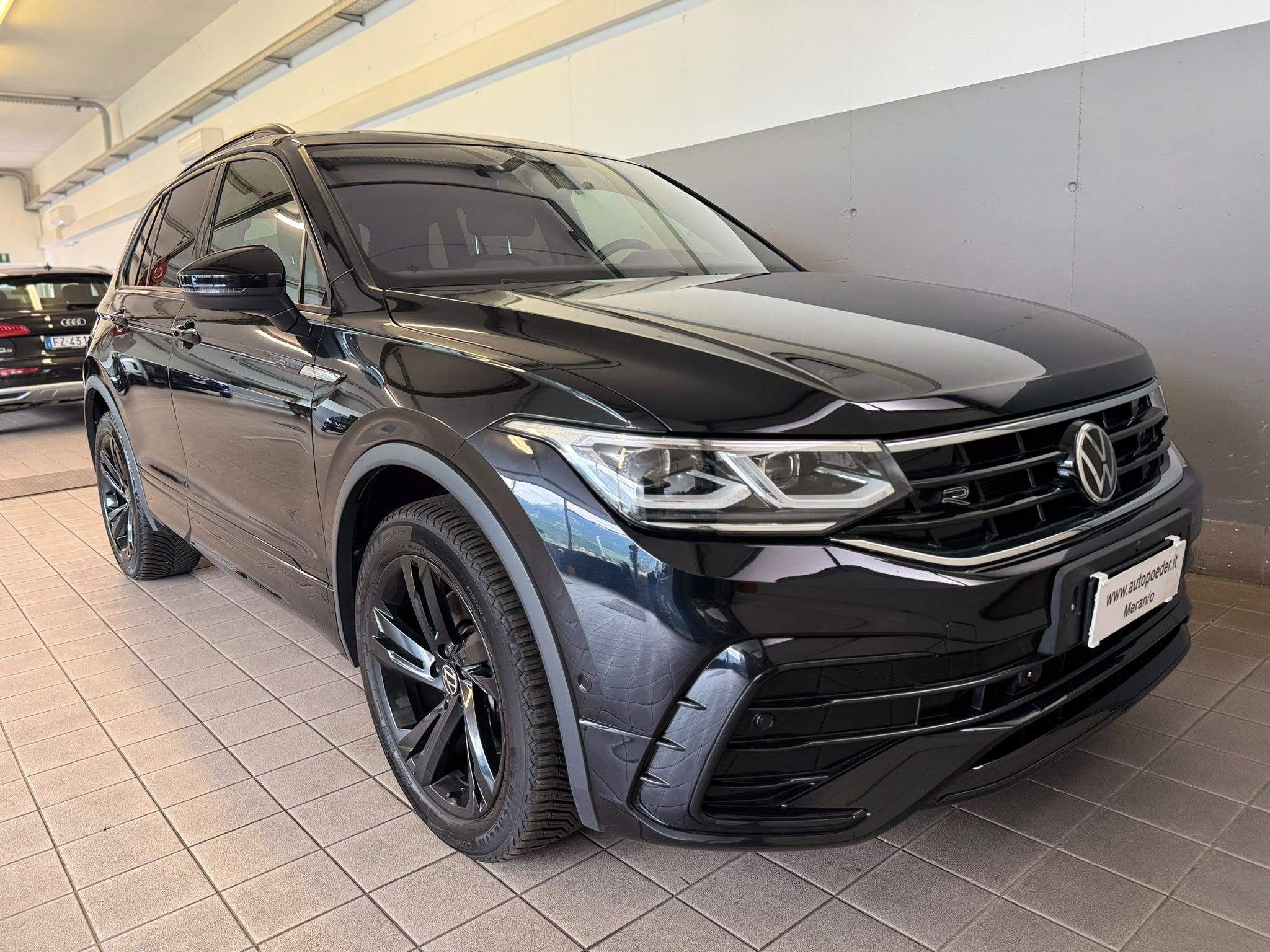 VW Tiguan R Line (2)