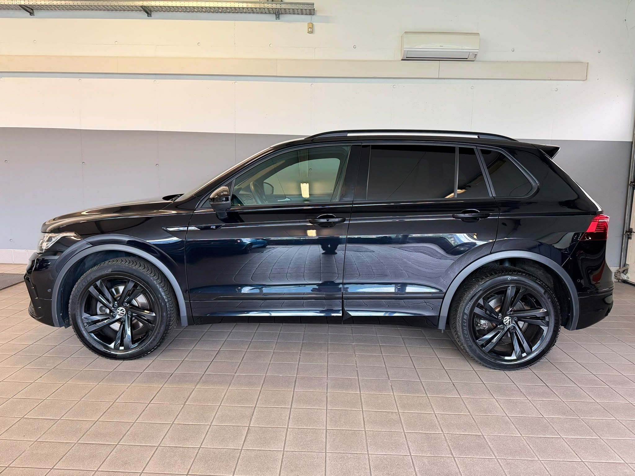 VW Tiguan R Line (3)