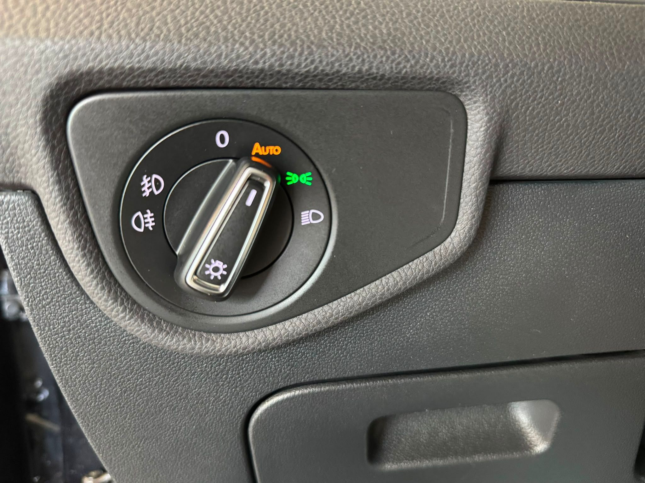 VW touran 15tsi schwarz (14)