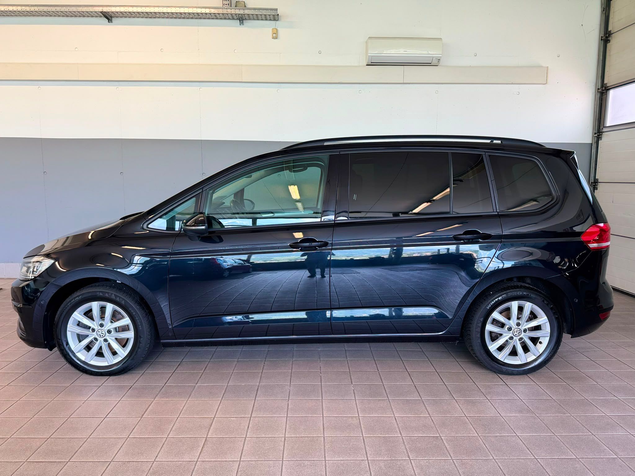 VW touran 15tsi schwarz (8)