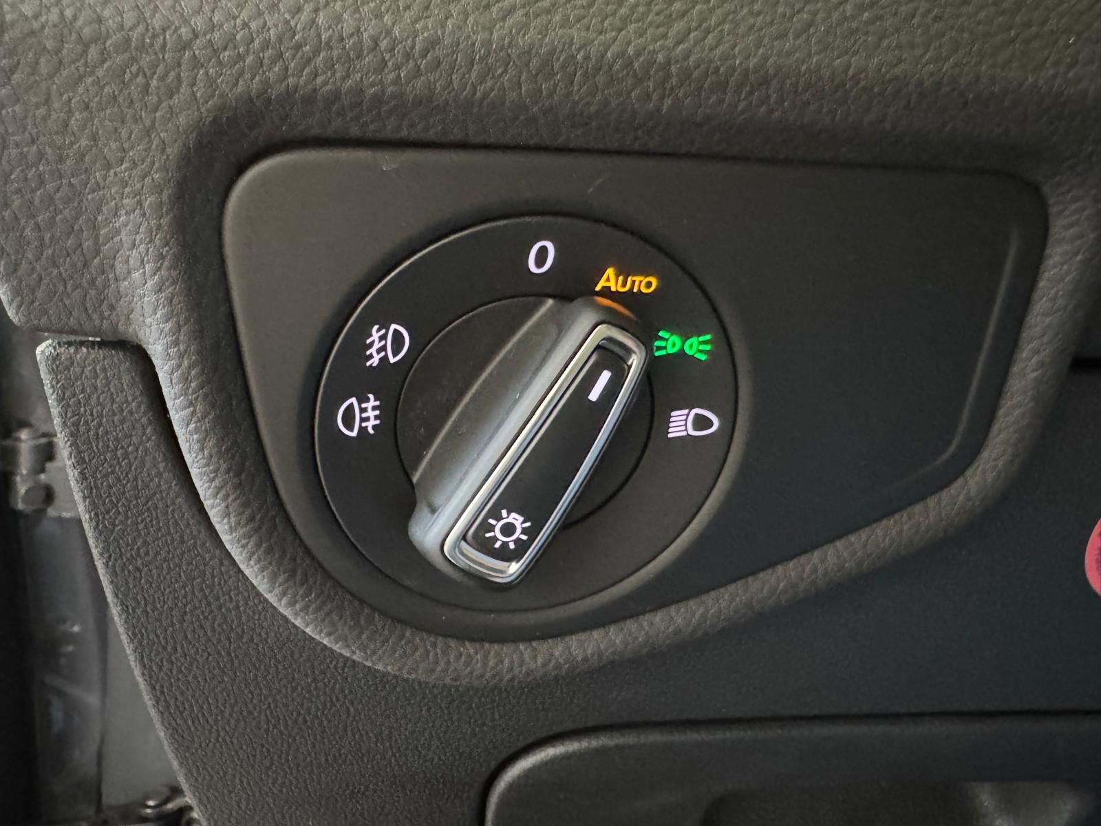 VW Touran 2.0 TDI Gancio Panoramadach (12)