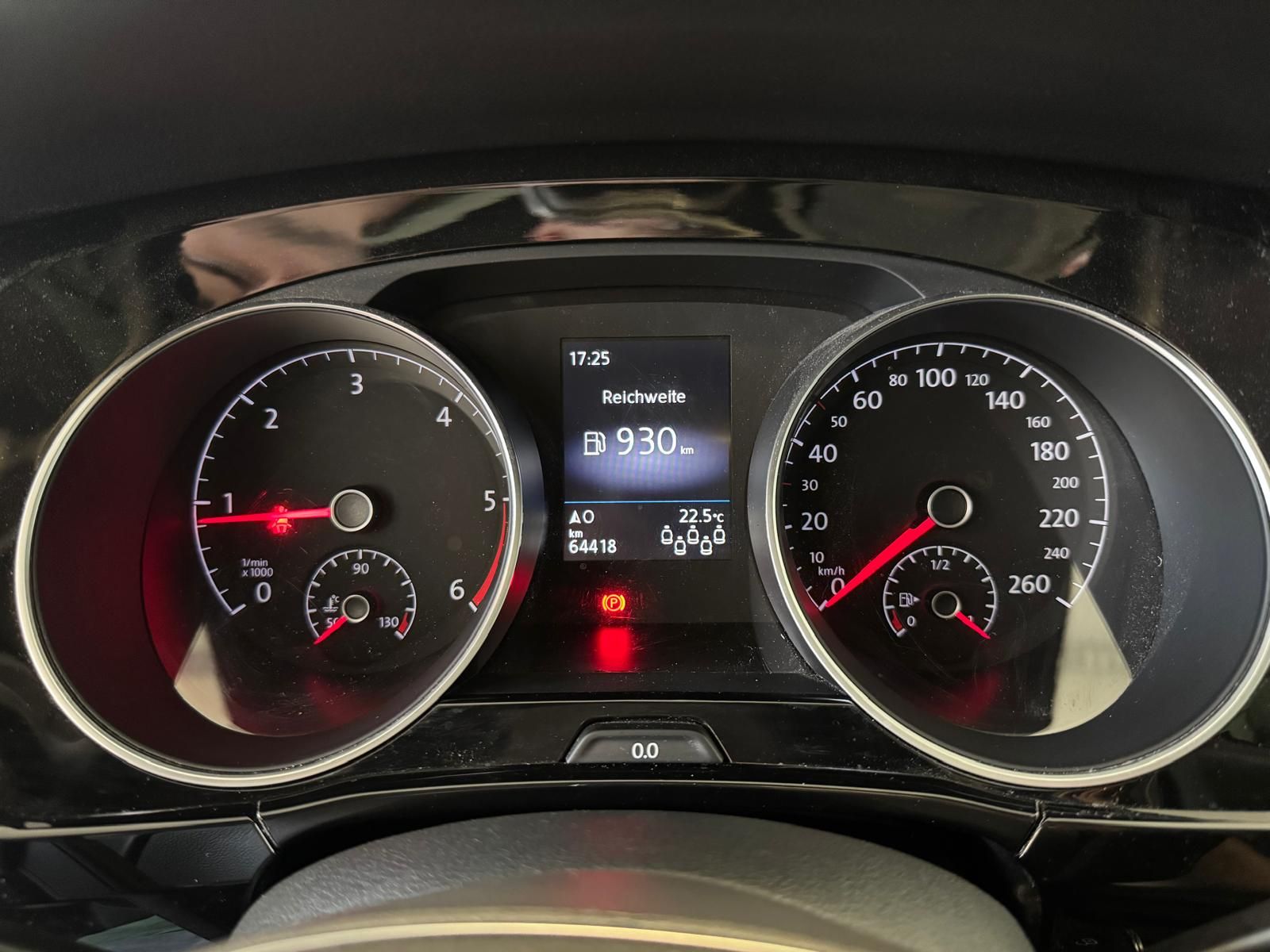 VW Touran 2.0 TDI Gancio Panoramadach (9)