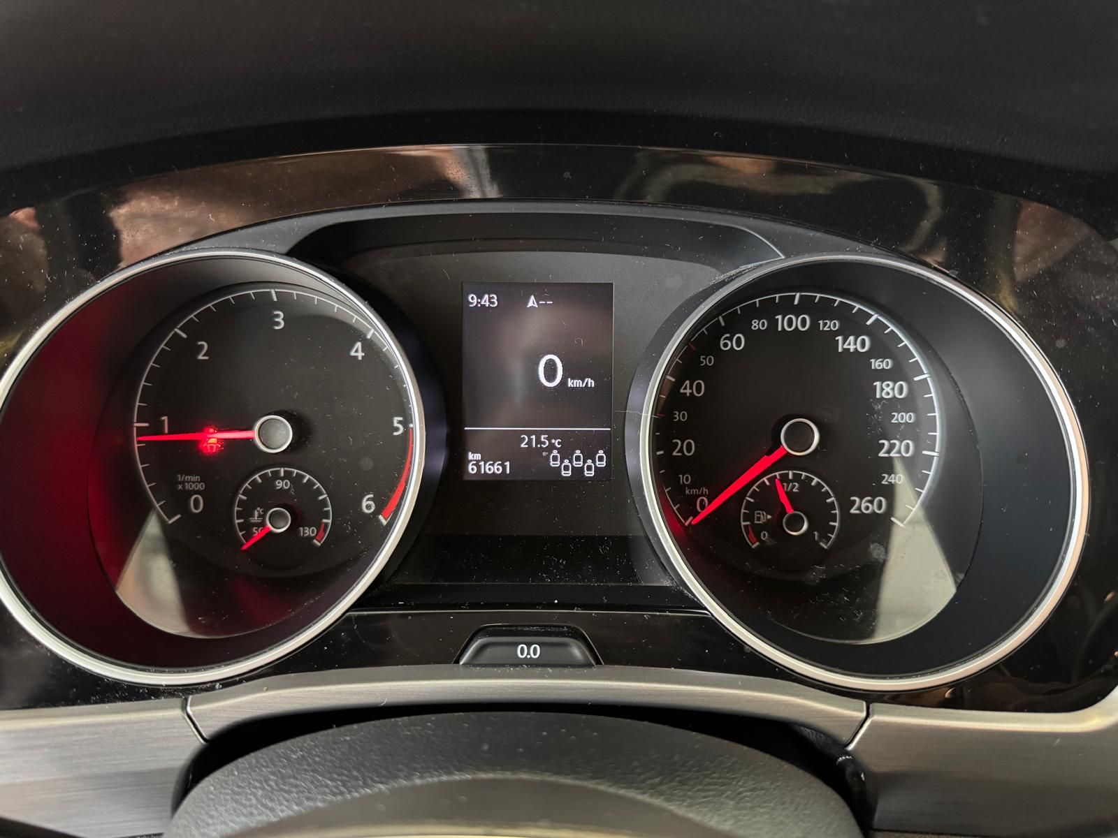 VW Touran 2.0 TDI silver (10)