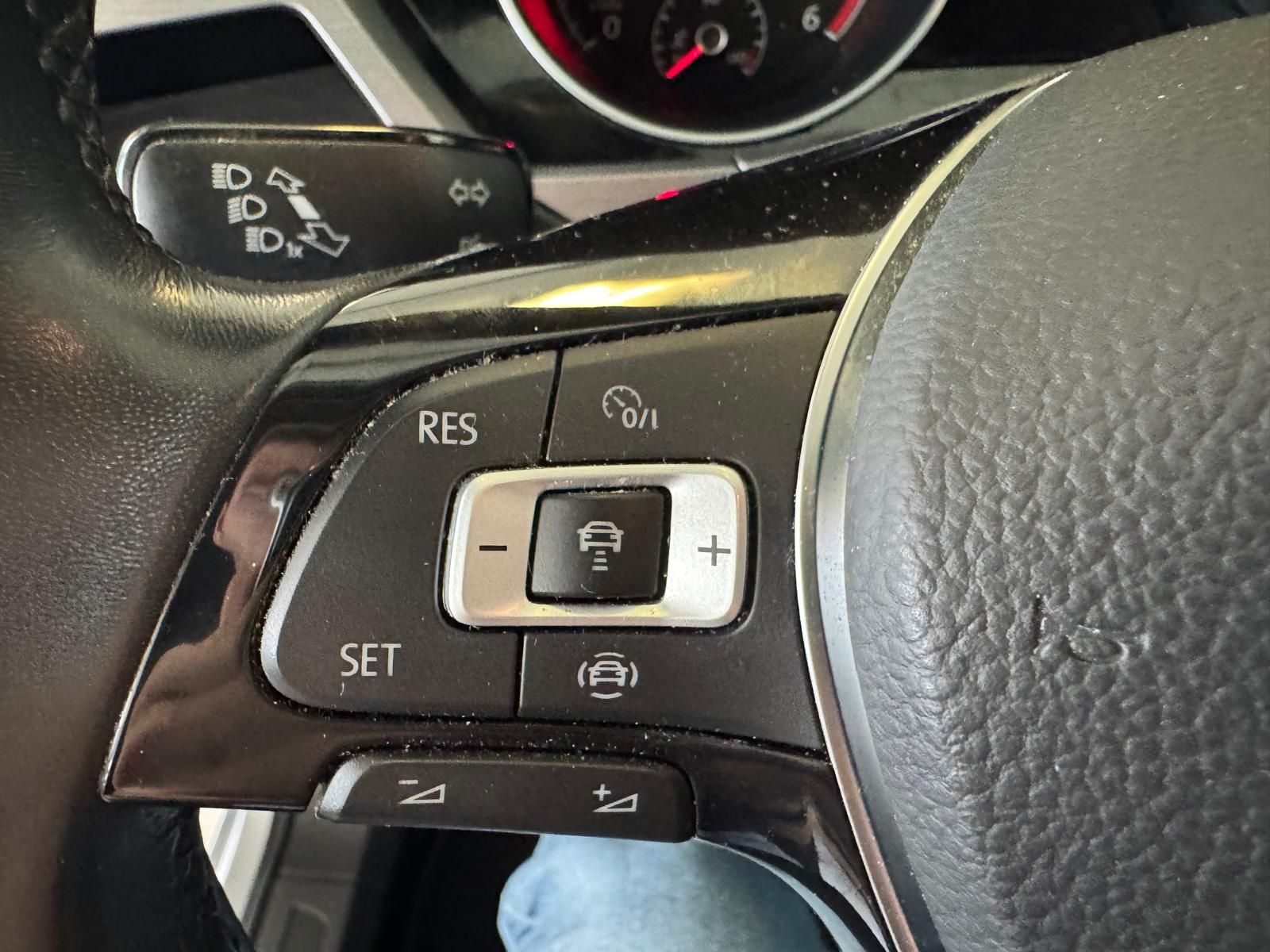 VW Touran 2.0 TDI silver (11)