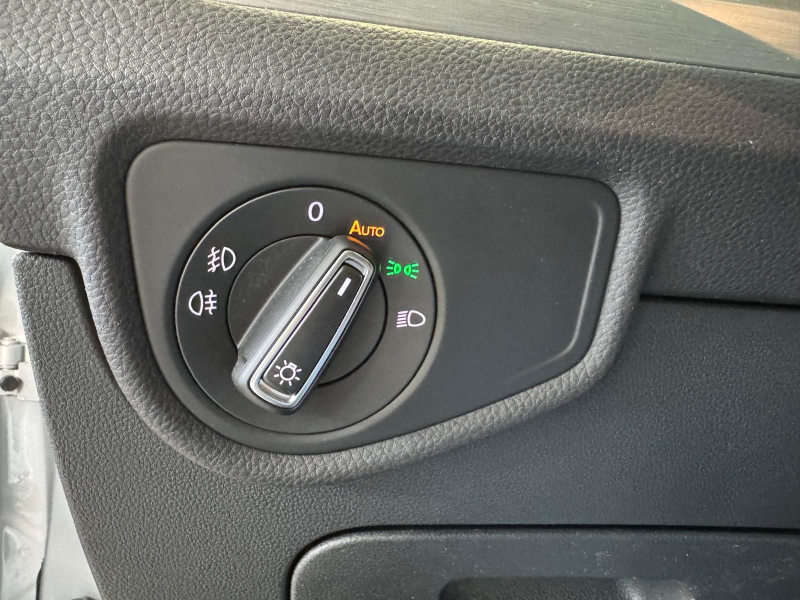 VW Touran 2.0 TDI silver (12)