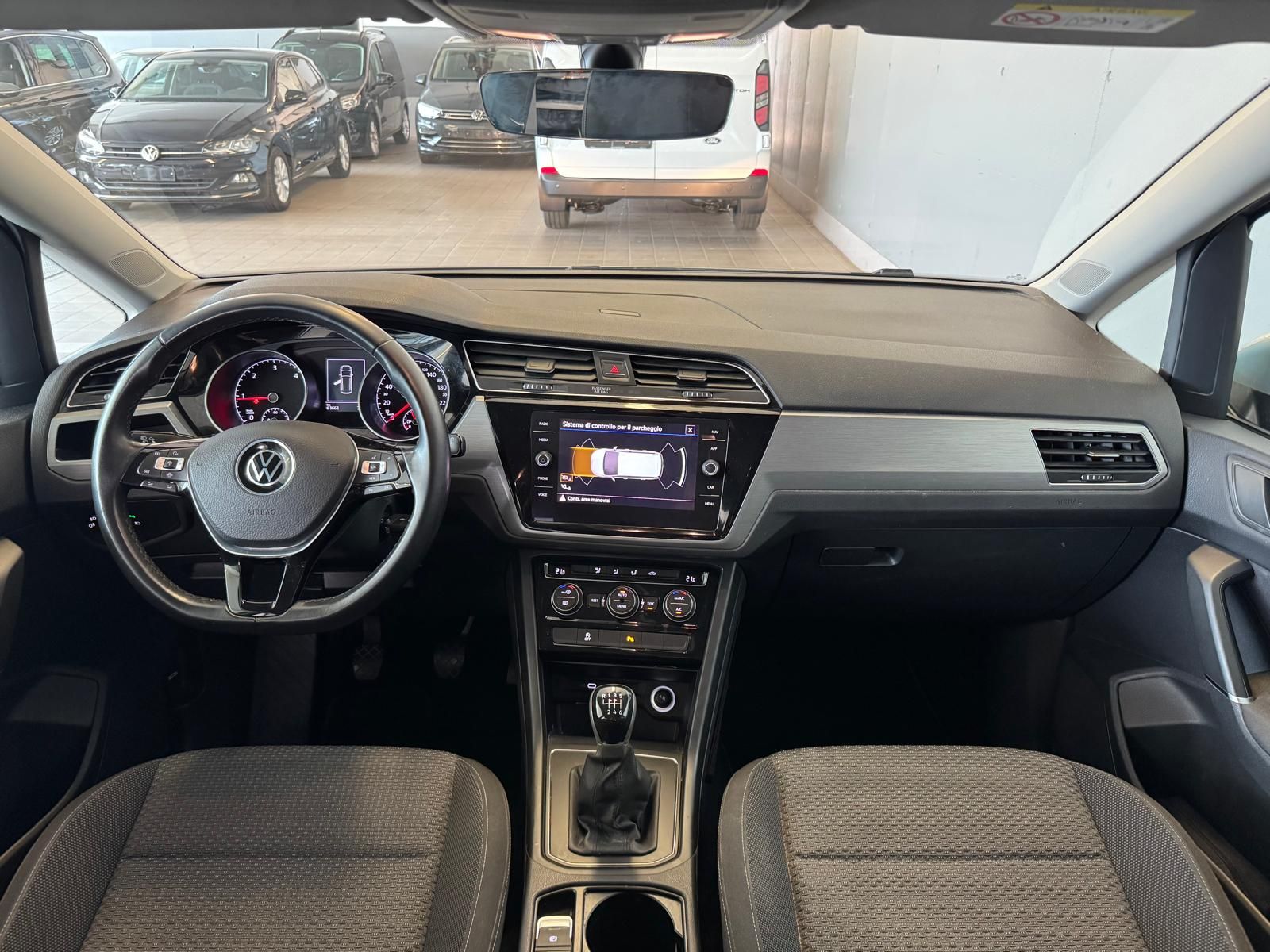 VW Touran 2.0 TDI silver (15)