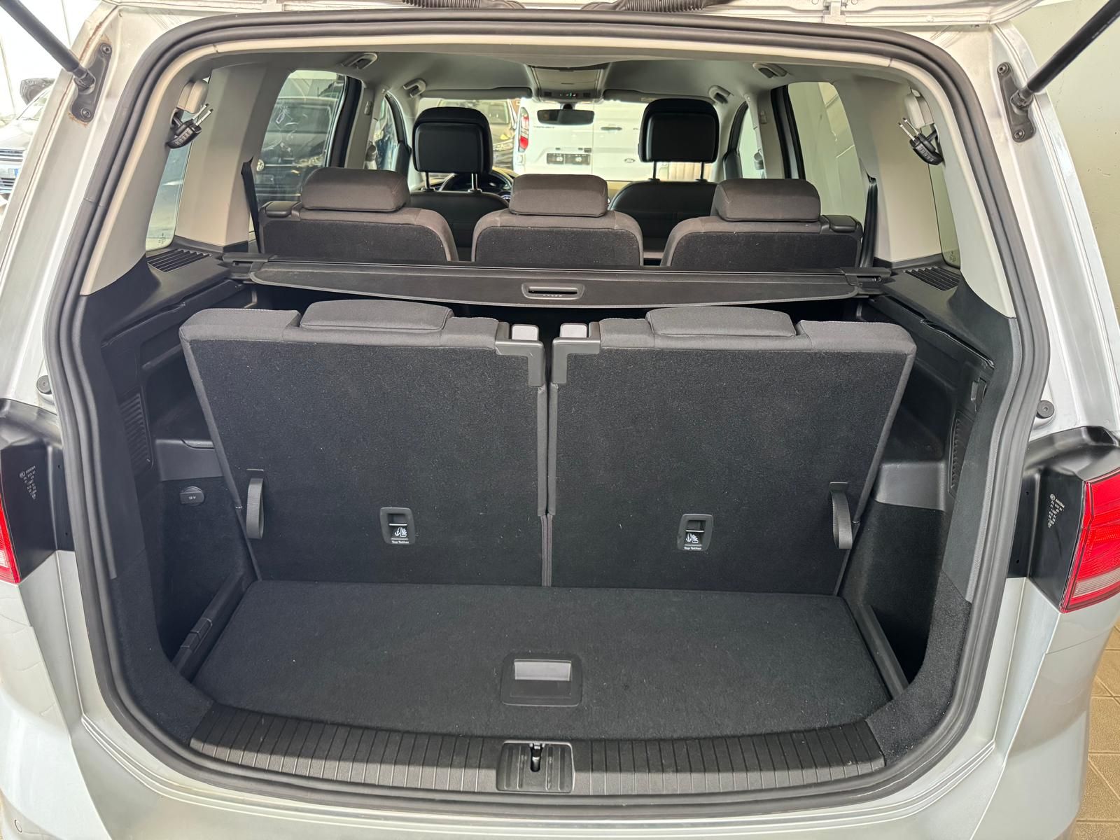 VW Touran 2.0 TDI silver (16)