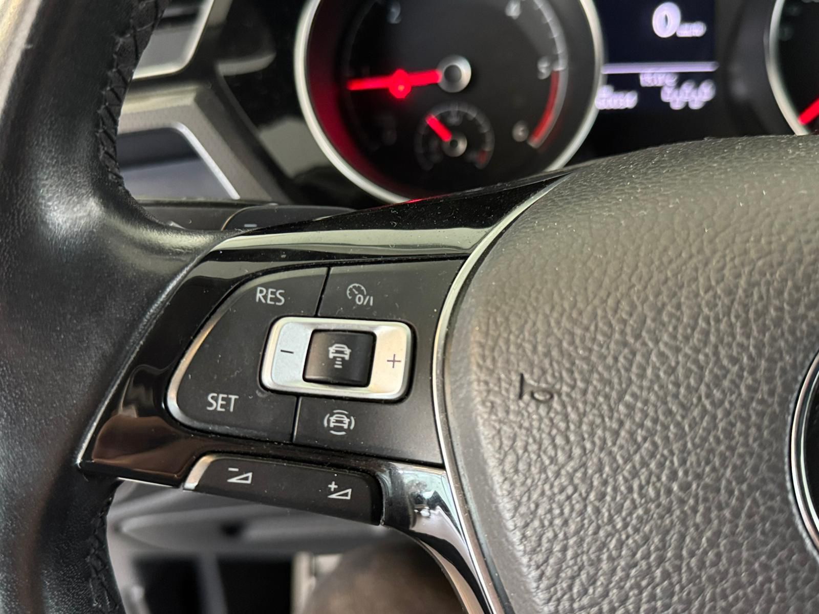 VW Touran 2.0 TDI wießß (15)