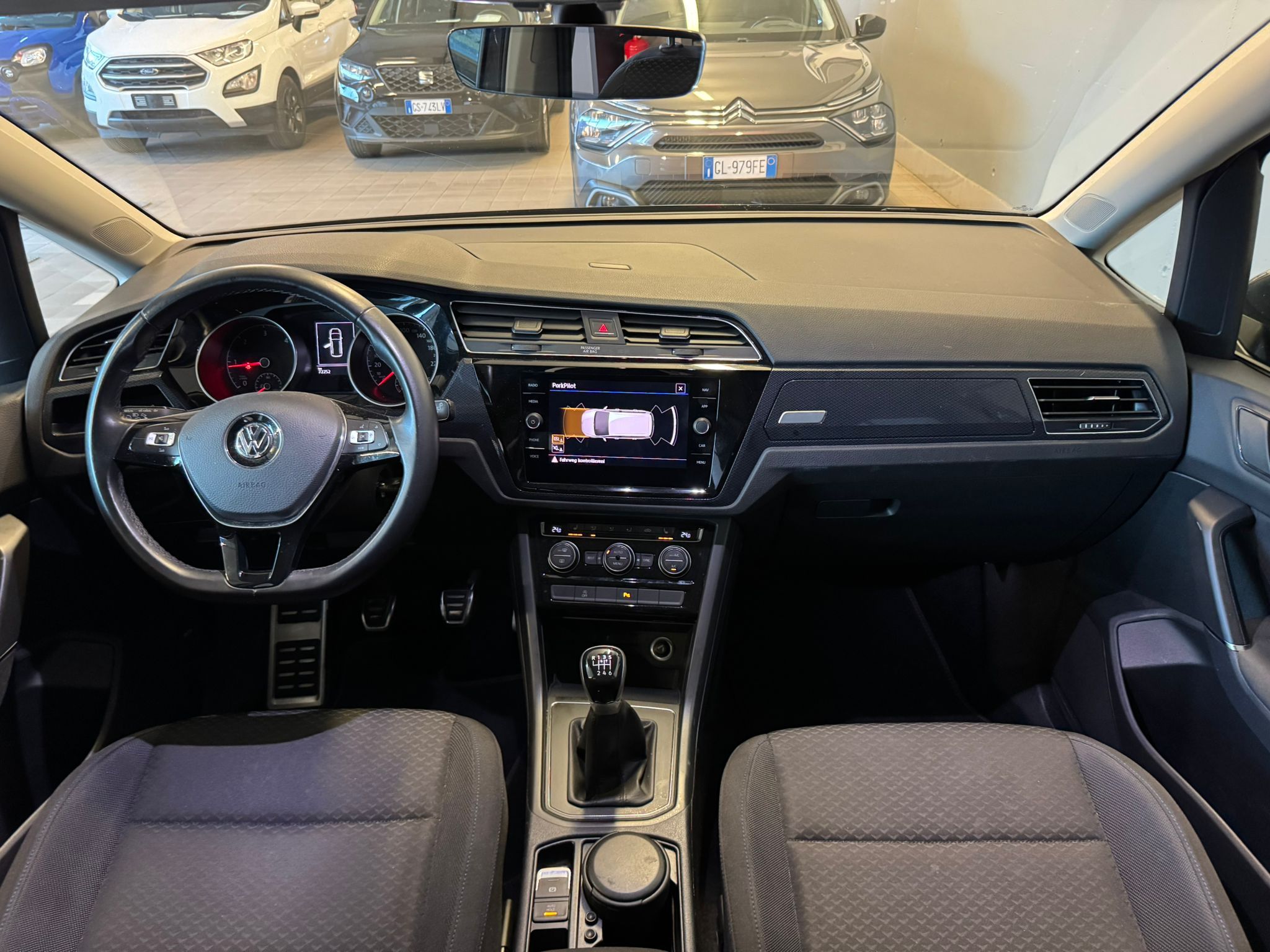 VW TOURAN 7 SITZER GRAU PANORAMADACH AHK (14)