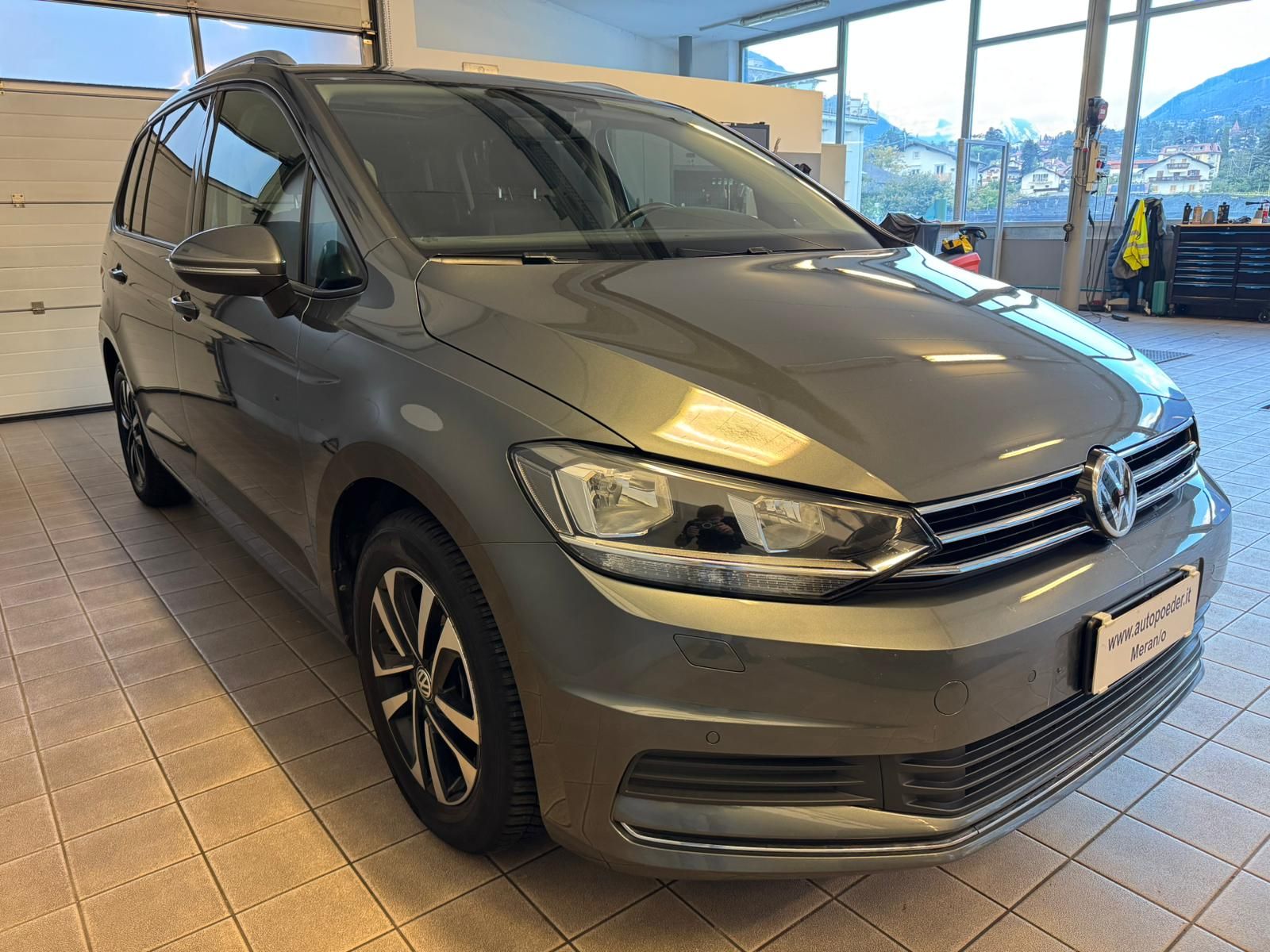 VW TOURAN 7 SITZER GRAU PANORAMADACH AHK (2)