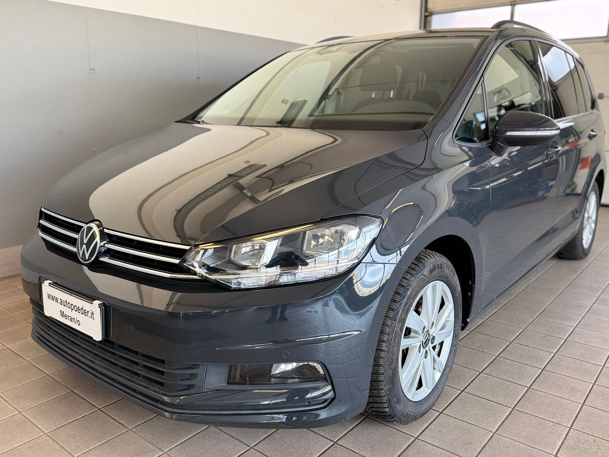 VW Touran MausGrau (1)