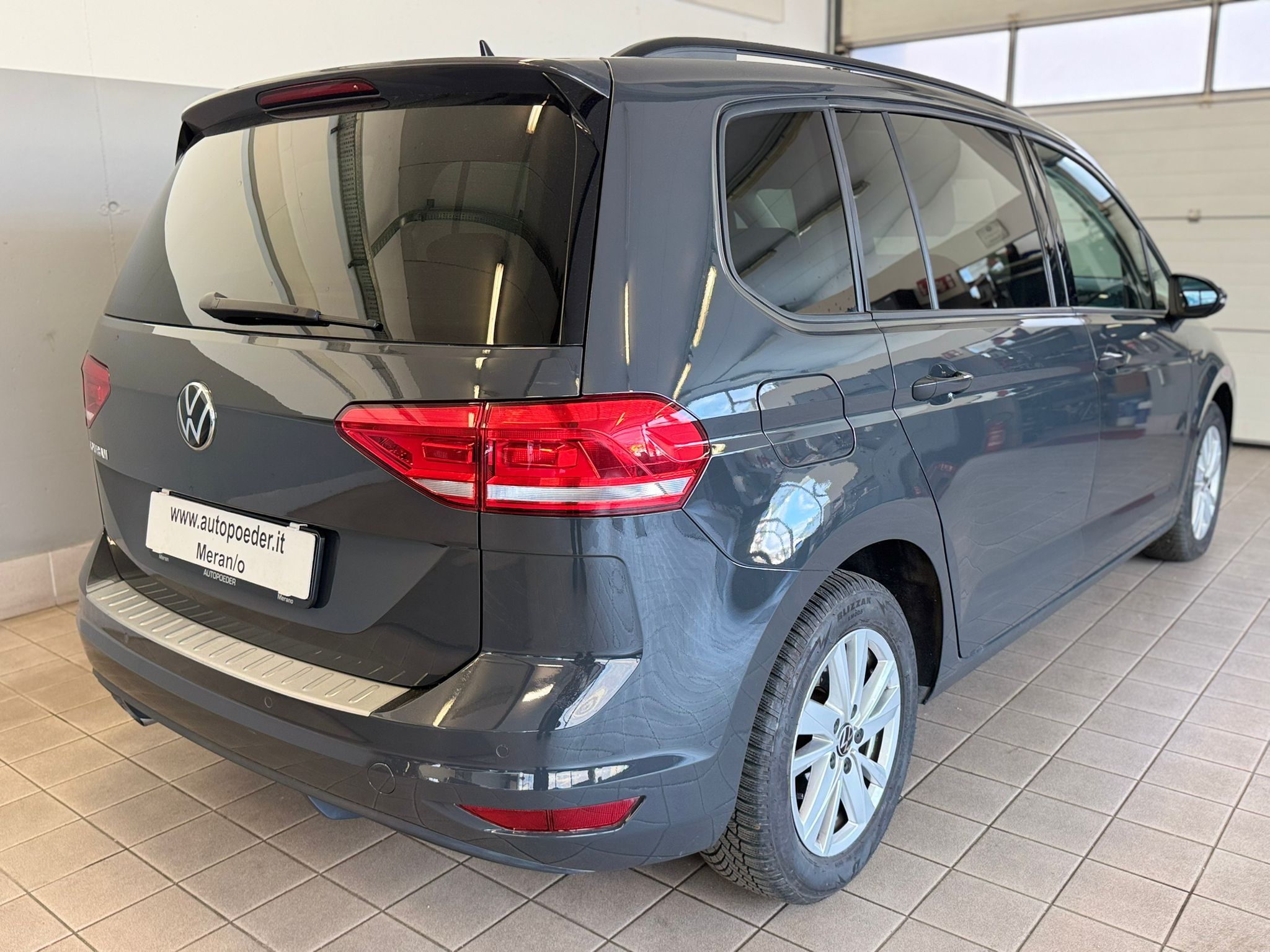 VW Touran MausGrau (1,2)