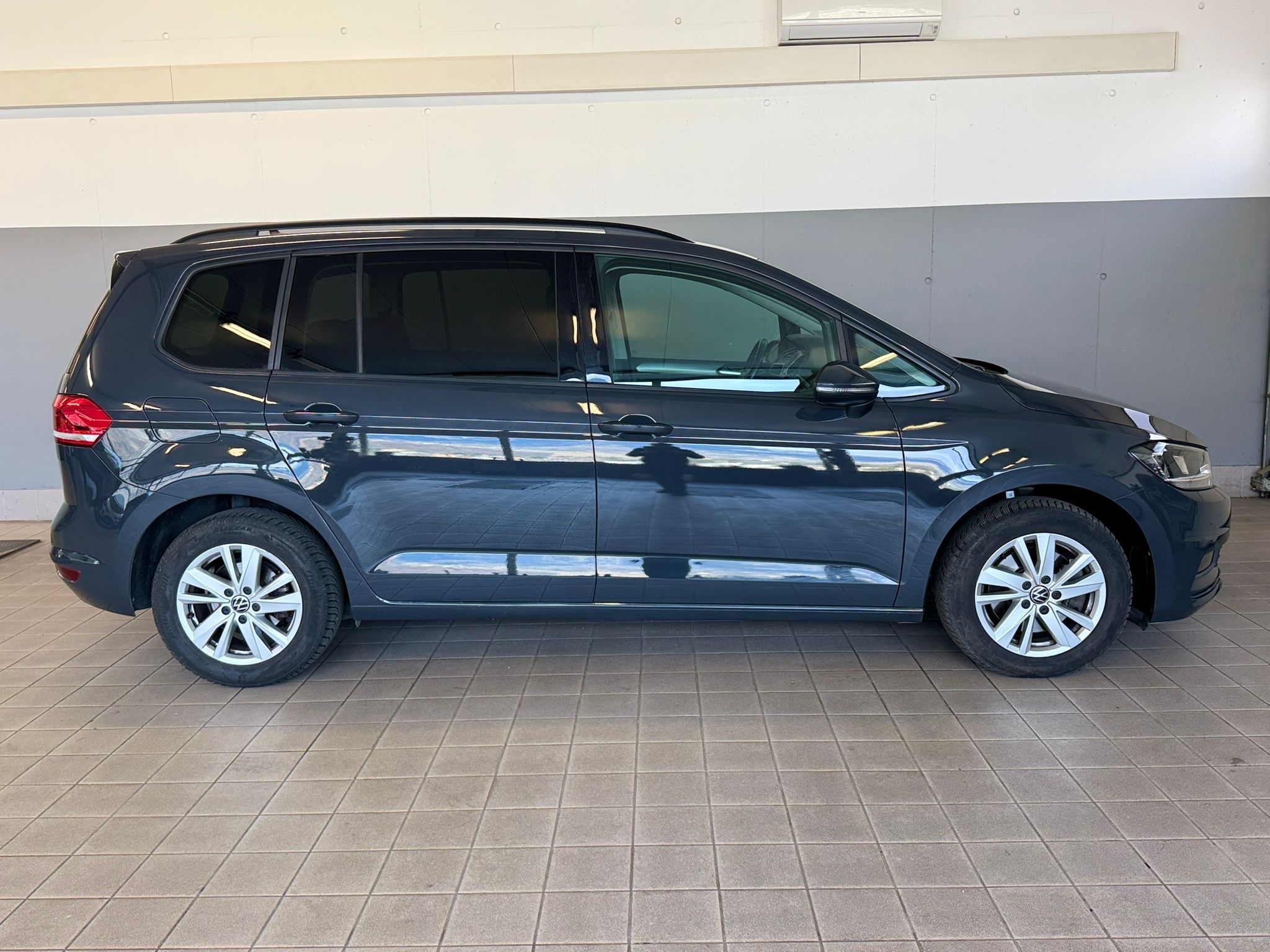 VW Touran MausGrau (2,1)