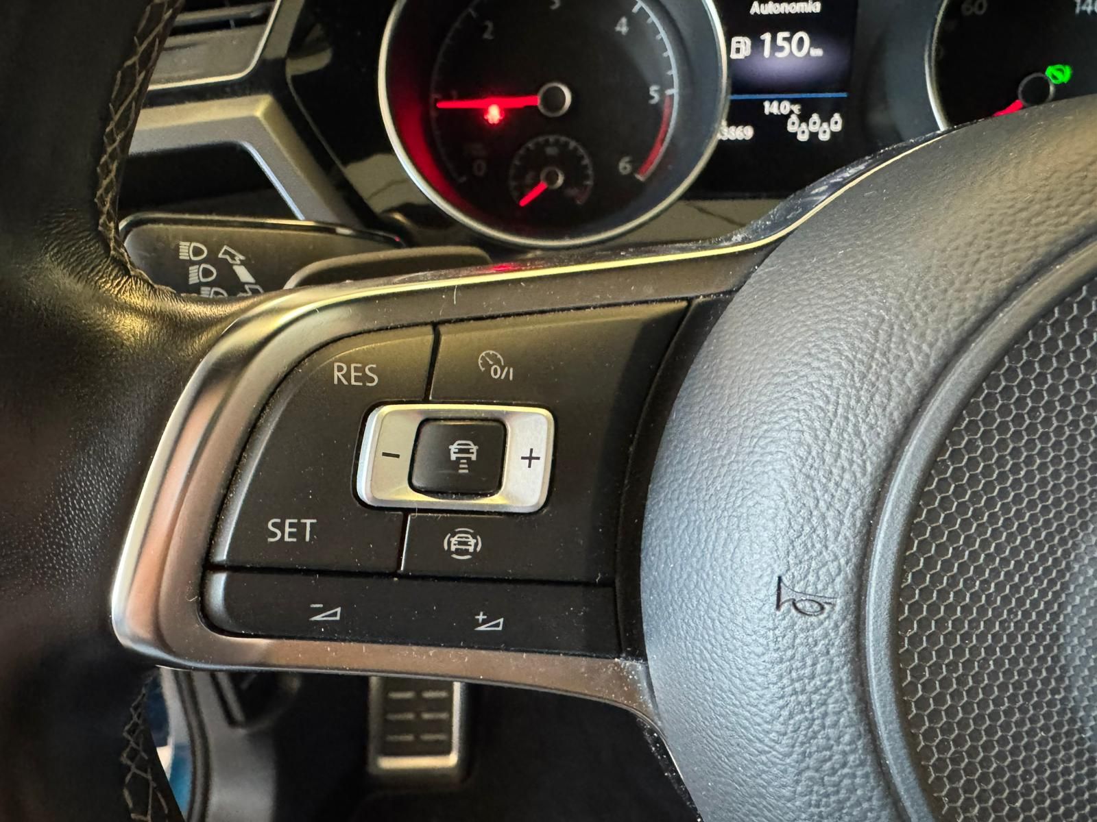 VW Touran R line Blau 2.0 tdi 7posti (11)