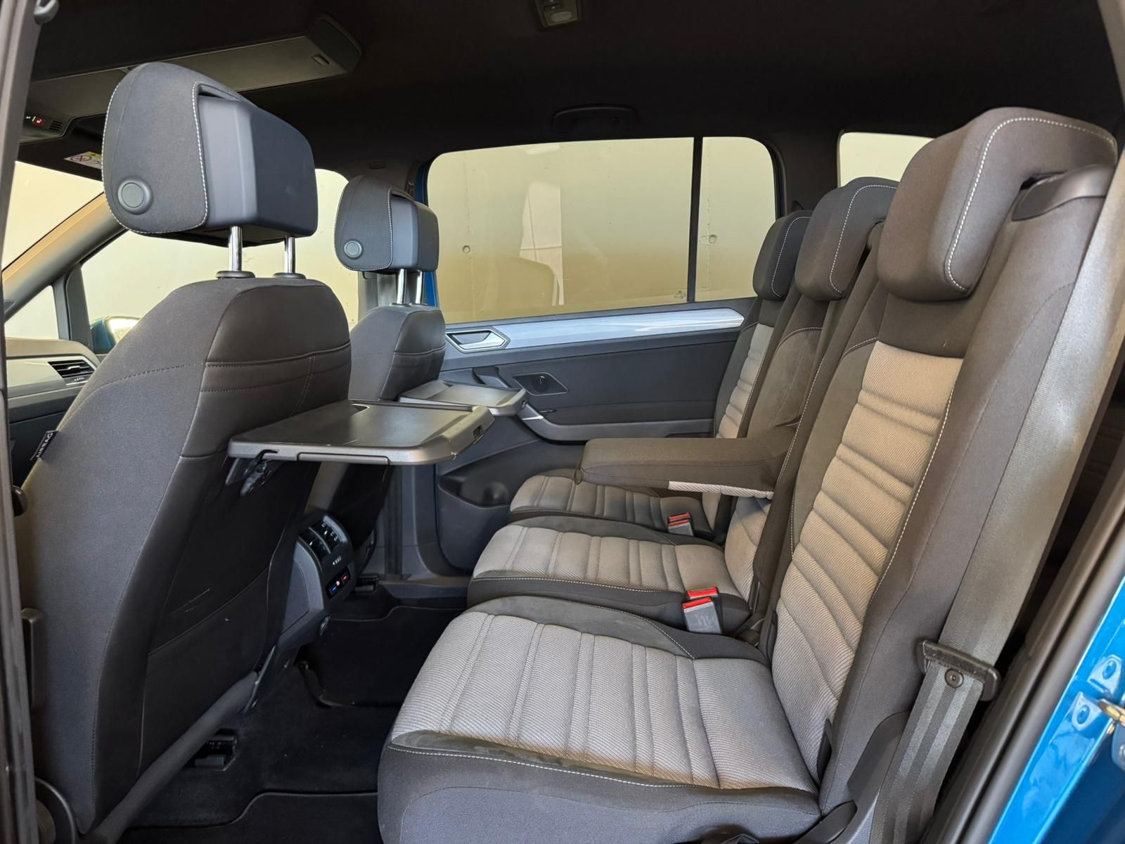 VW Touran R line Blau 2.0 tdi 7posti (14)