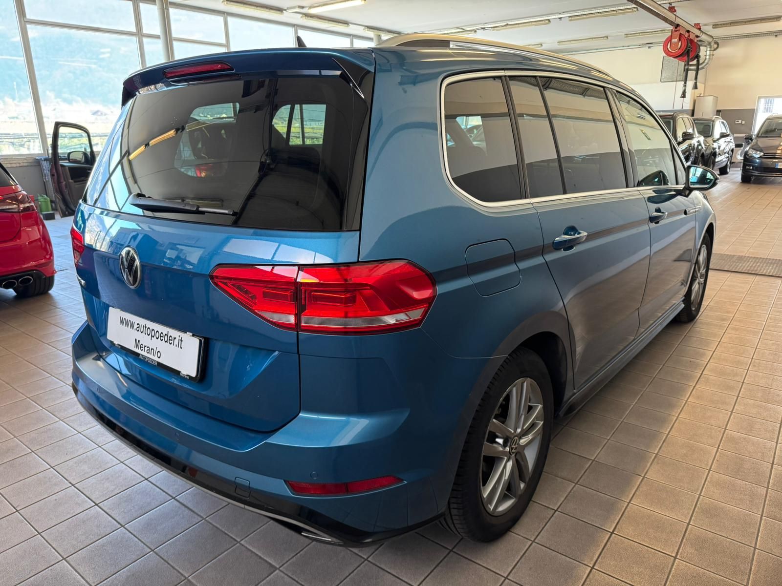 VW Touran R line Blau 2.0 tdi 7posti (3)