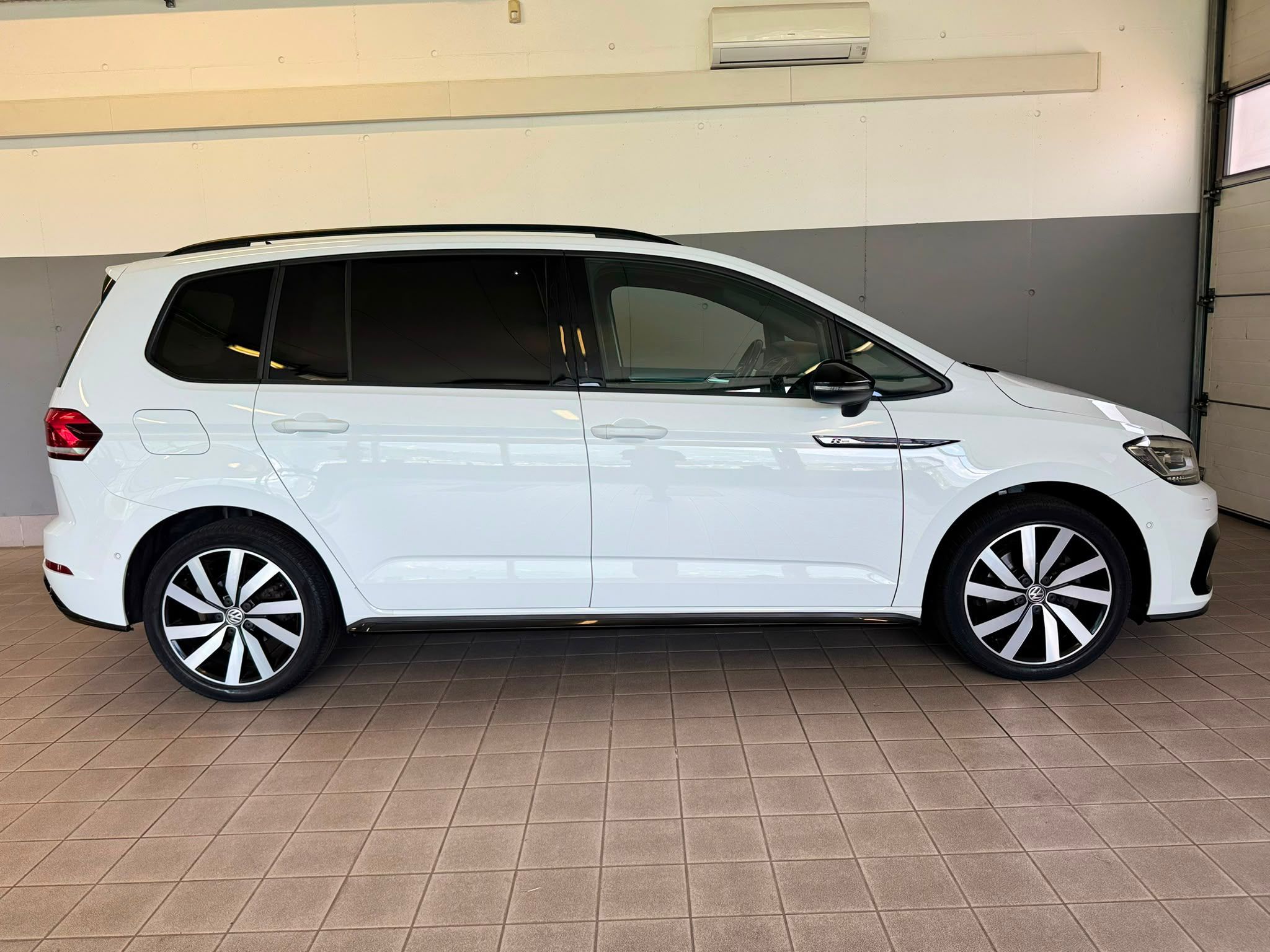 vw touran15 tsi rline weiss (7)