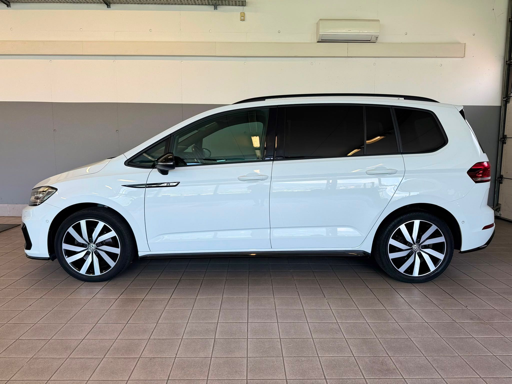 vw touran15 tsi rline weiss (8)