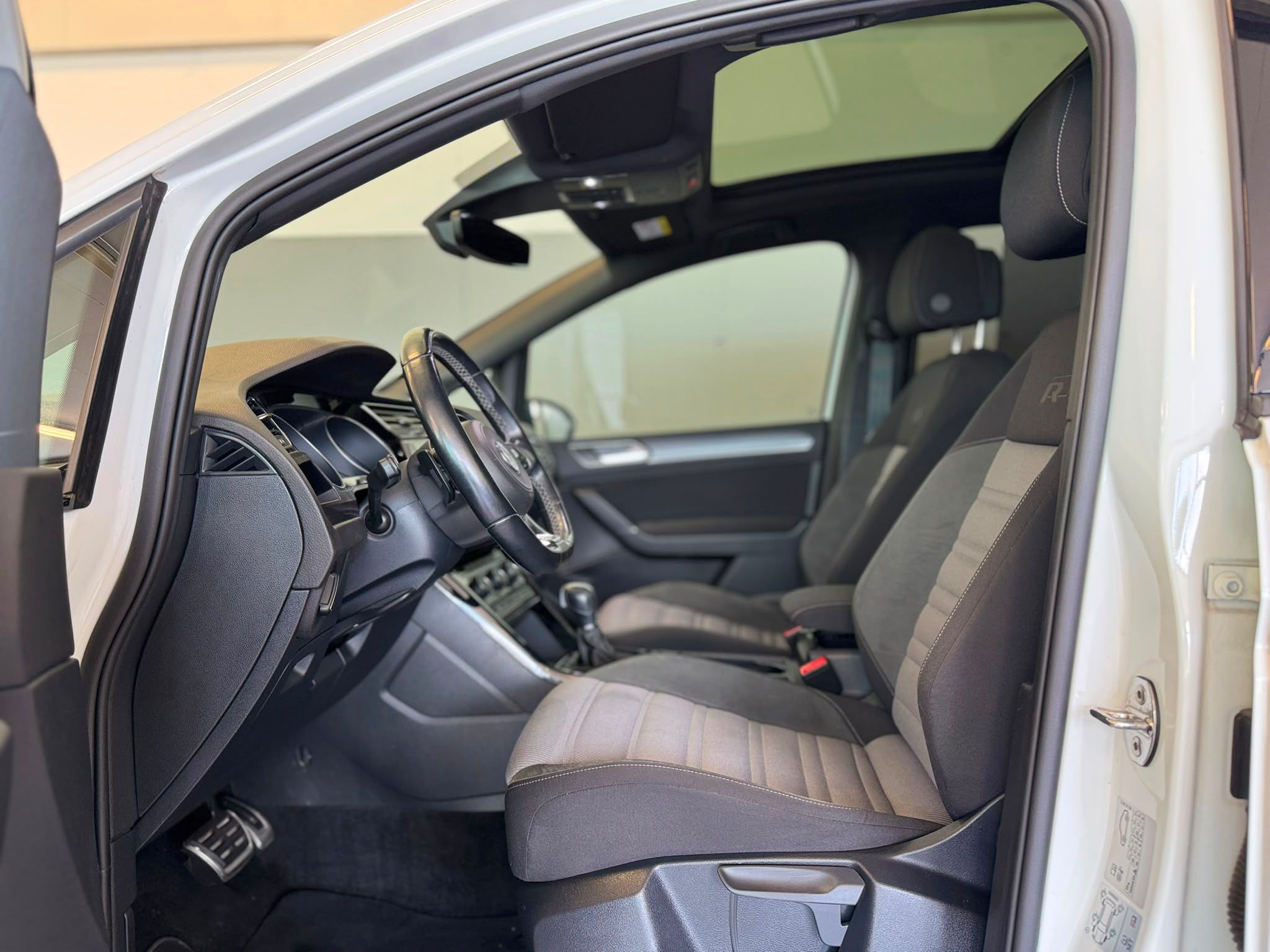 vw touran15 tsi rline weiss (9)